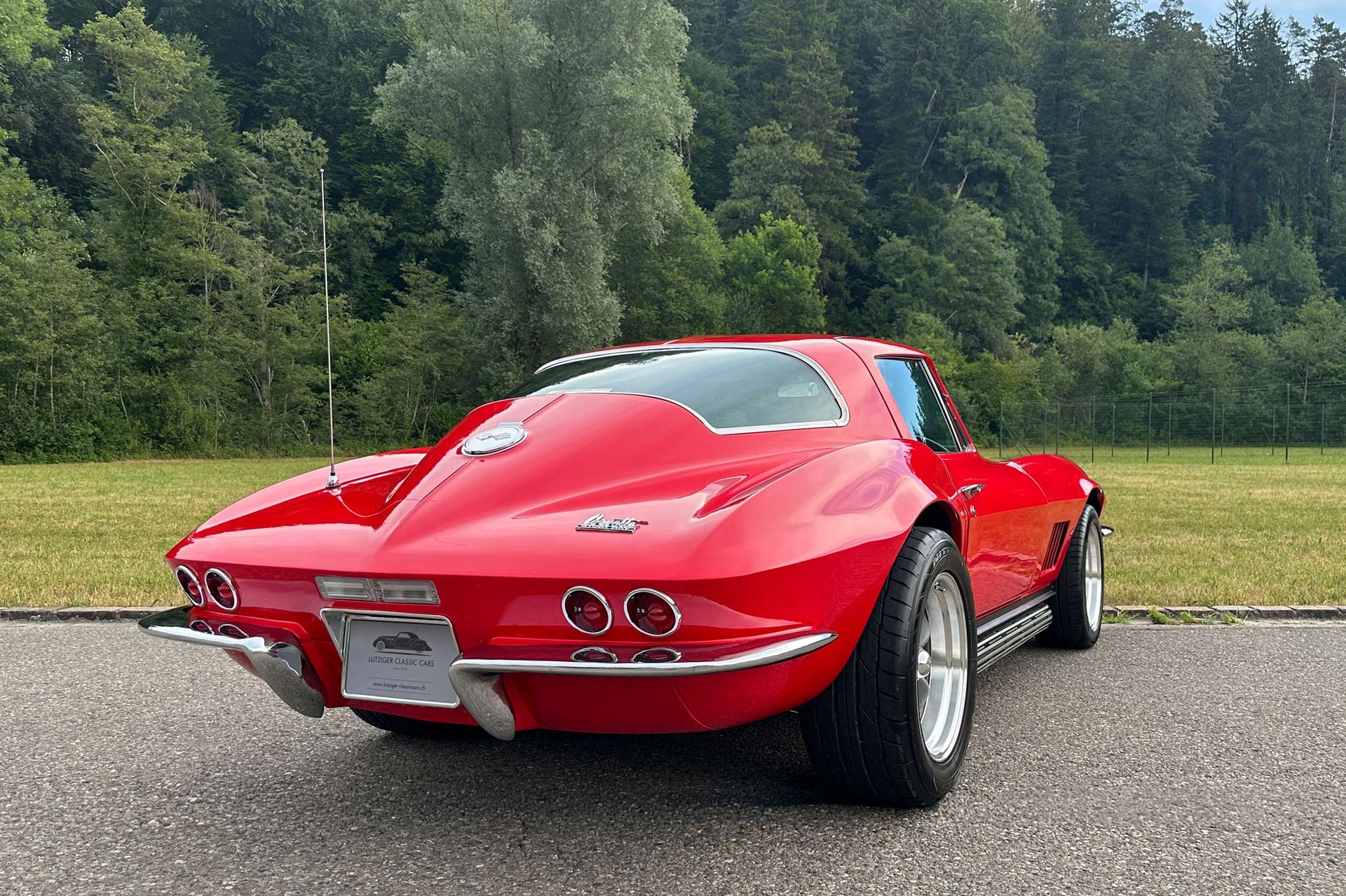 CHEVROLET Corvette C2 Sting Ray-image-5