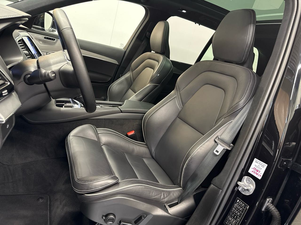VOLVO XC90 B5 Diesel Mild Hybrid AWD Ultimate Bright Geartronic-image-3