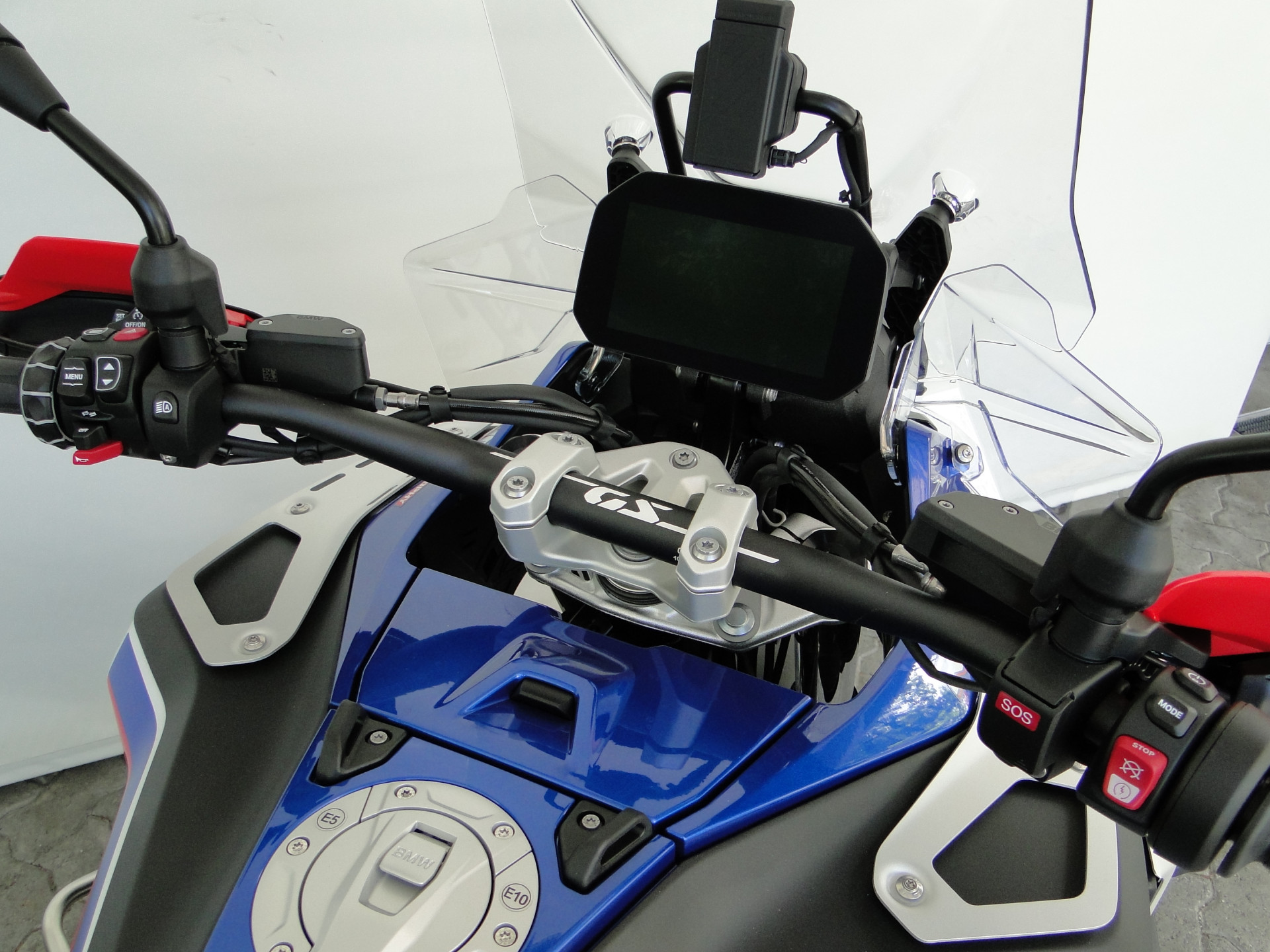 BMW R 1300 GS Adventure BOXER BONUS CHF 1'500.- & 2.9% LEASING-image-4