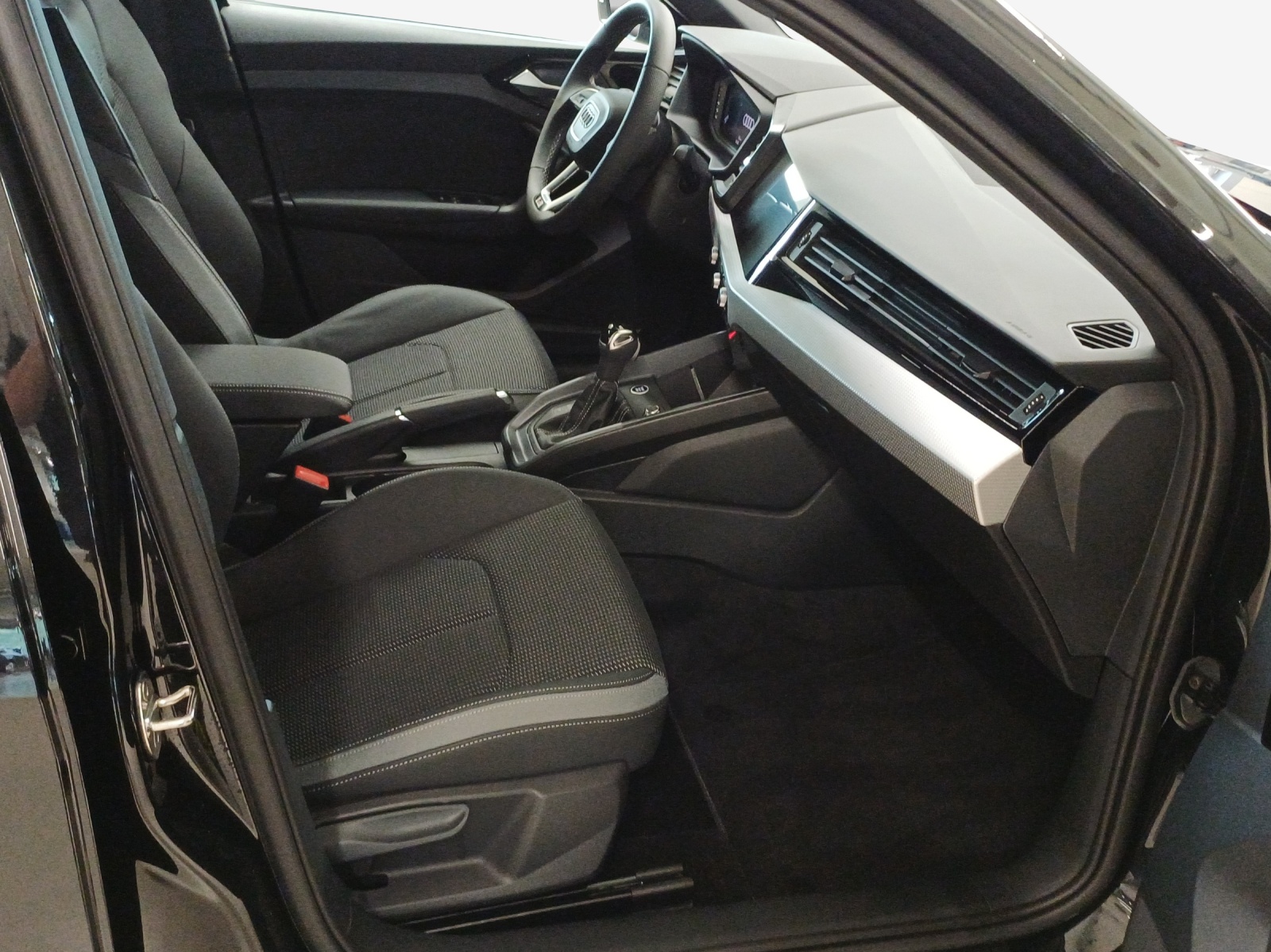 AUDI A1 Sportback 30 TFSI Attraction S-tronic-image-15