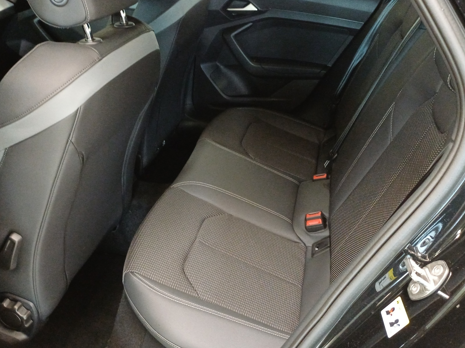 AUDI A1 Sportback 30 TFSI Attraction S-tronic-image-11