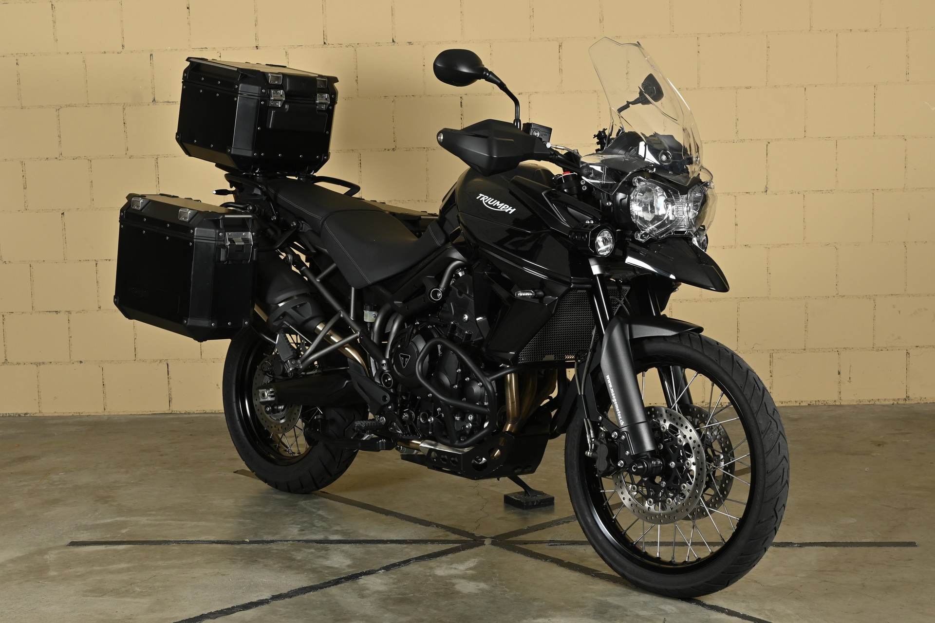 TRIUMPH Tiger 800 XCx ABS-showroom-element-1