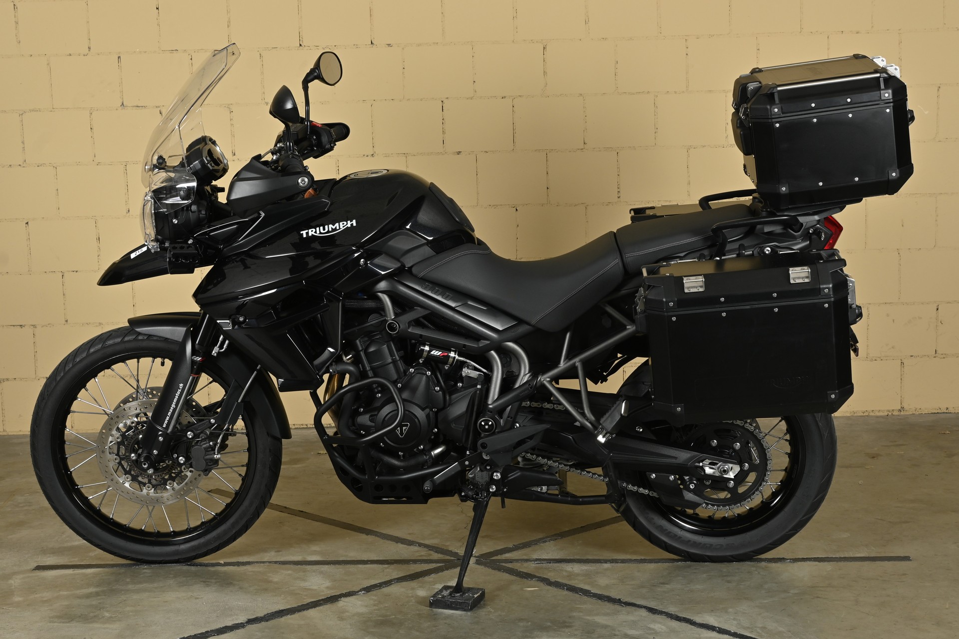 TRIUMPH Tiger 800 XCx ABS-showroom-element-3