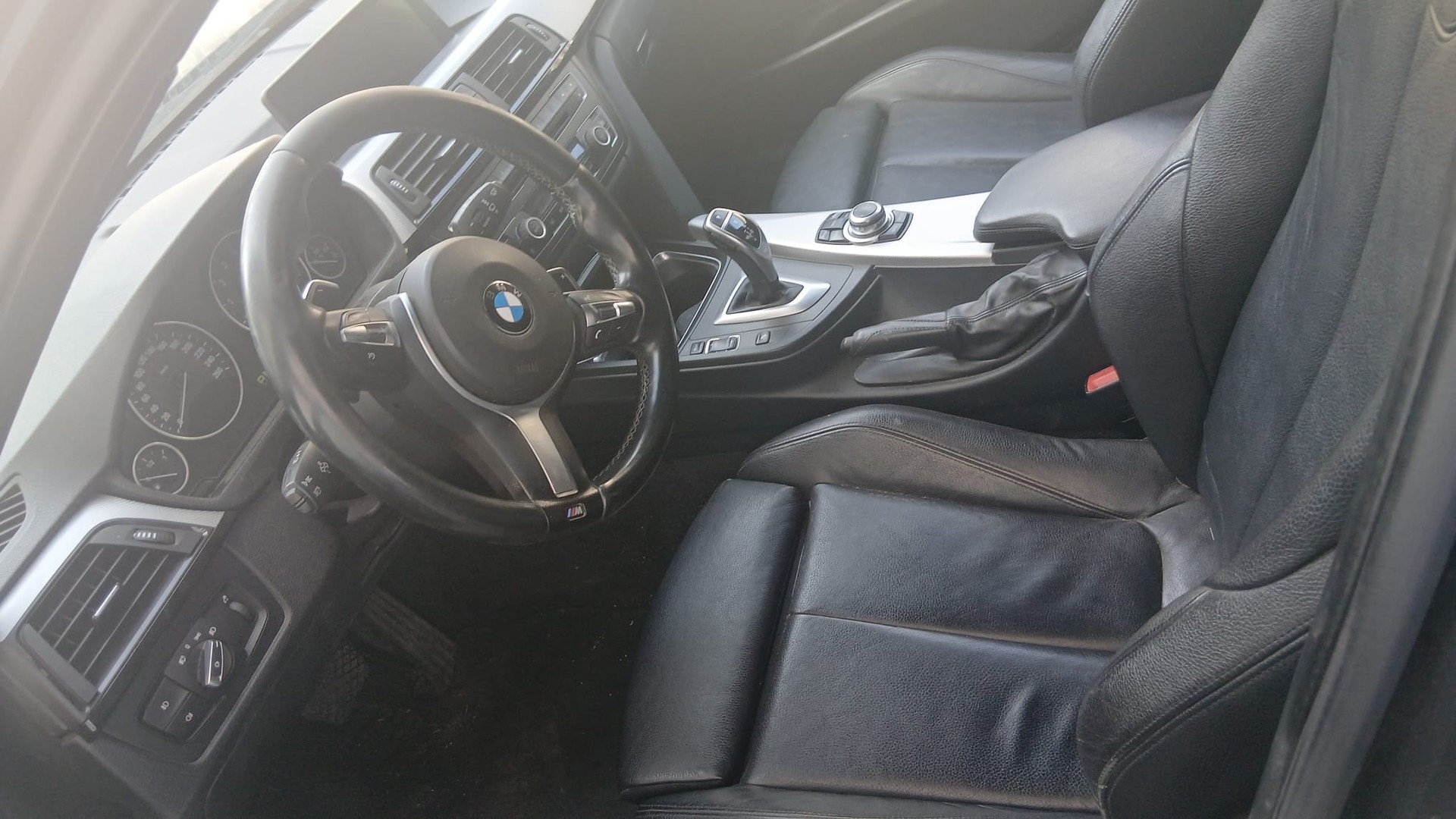 BMW 328i xDrive Touring M-Sportpaket Steptronic-image-2