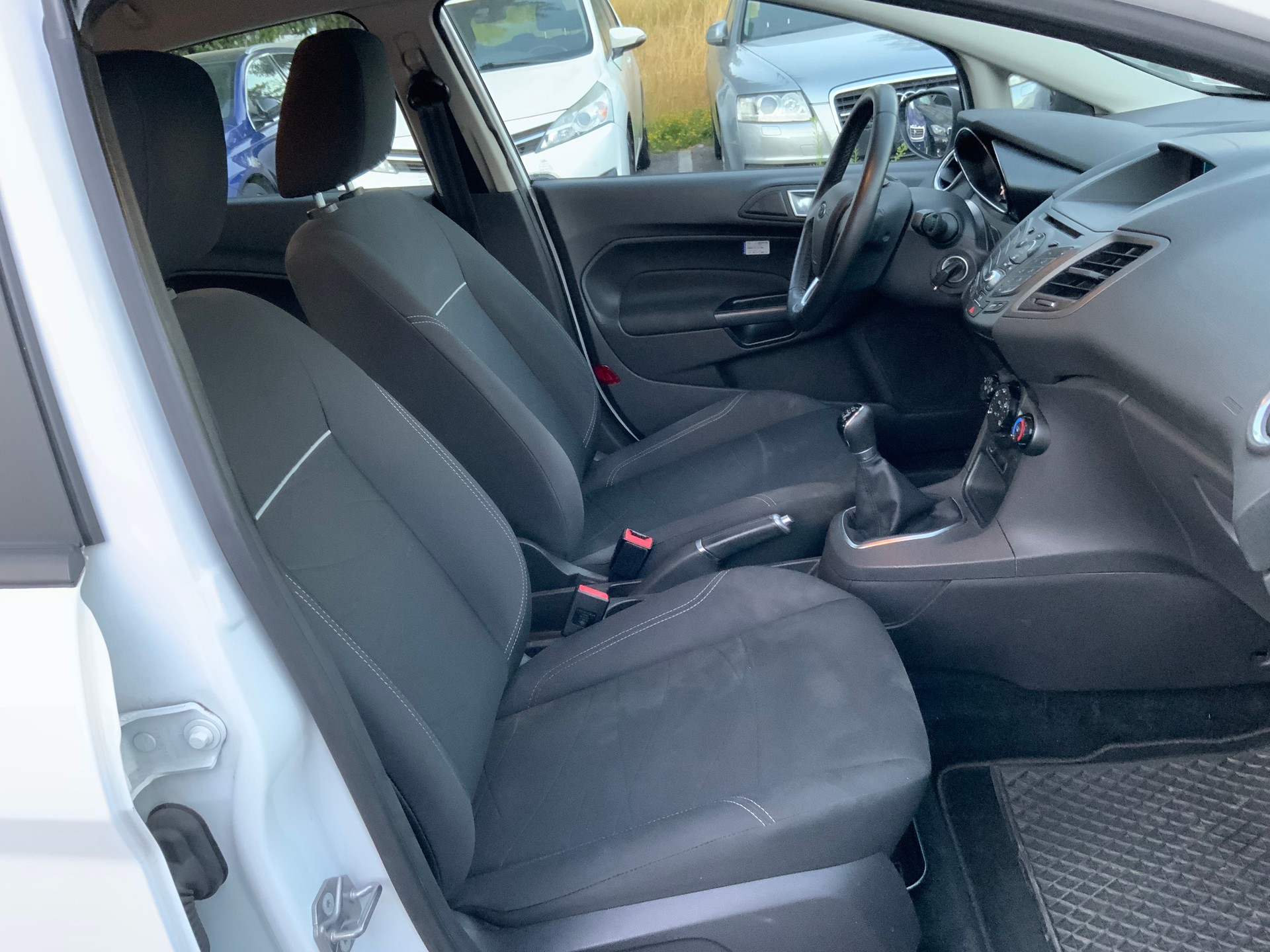 FORD Fiesta 1.0 SCTi Titanium-image-11