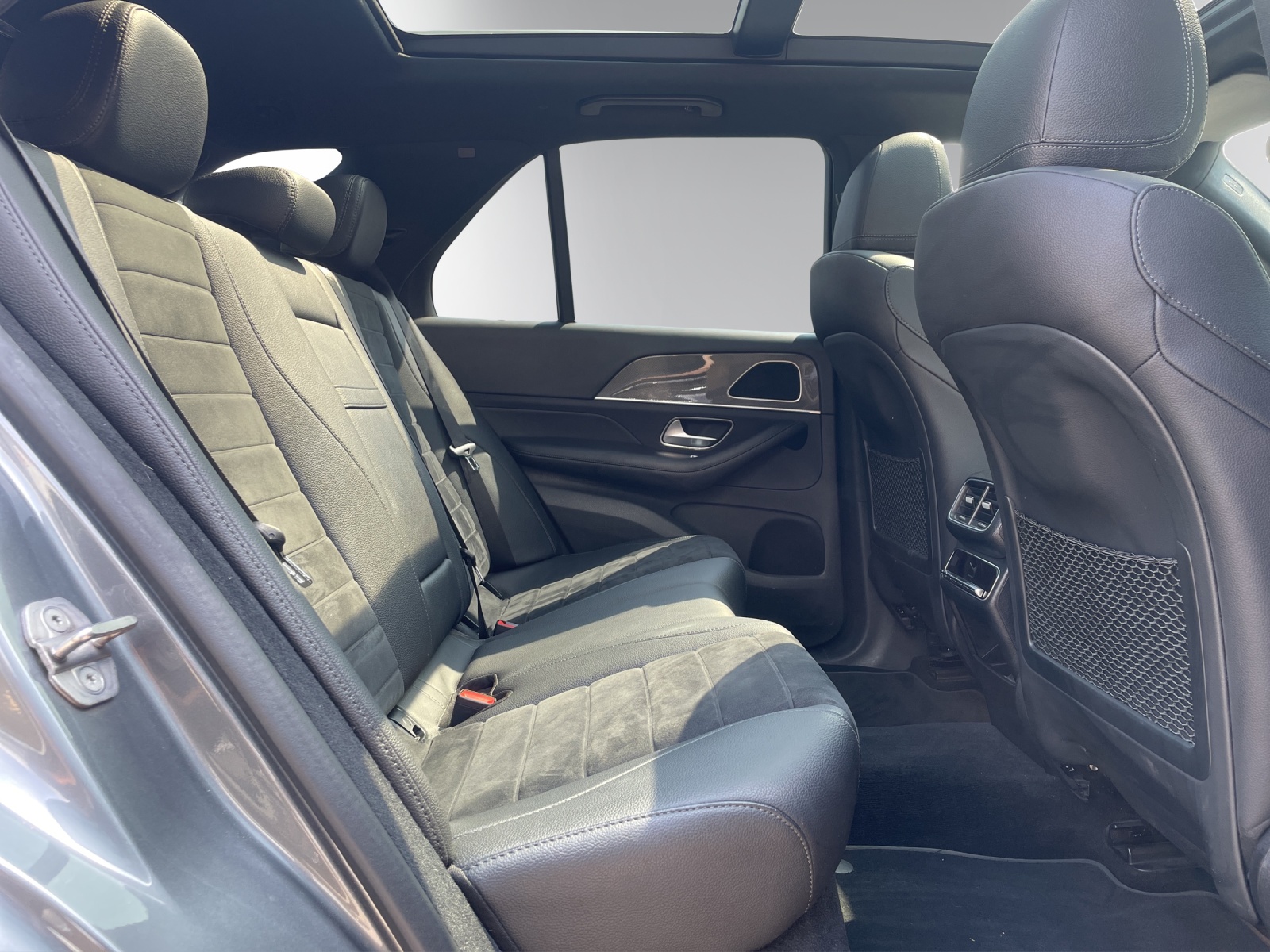 MERCEDES-BENZ GLE 300 d 4Matic AMG Line 9G-Tronic-image-9