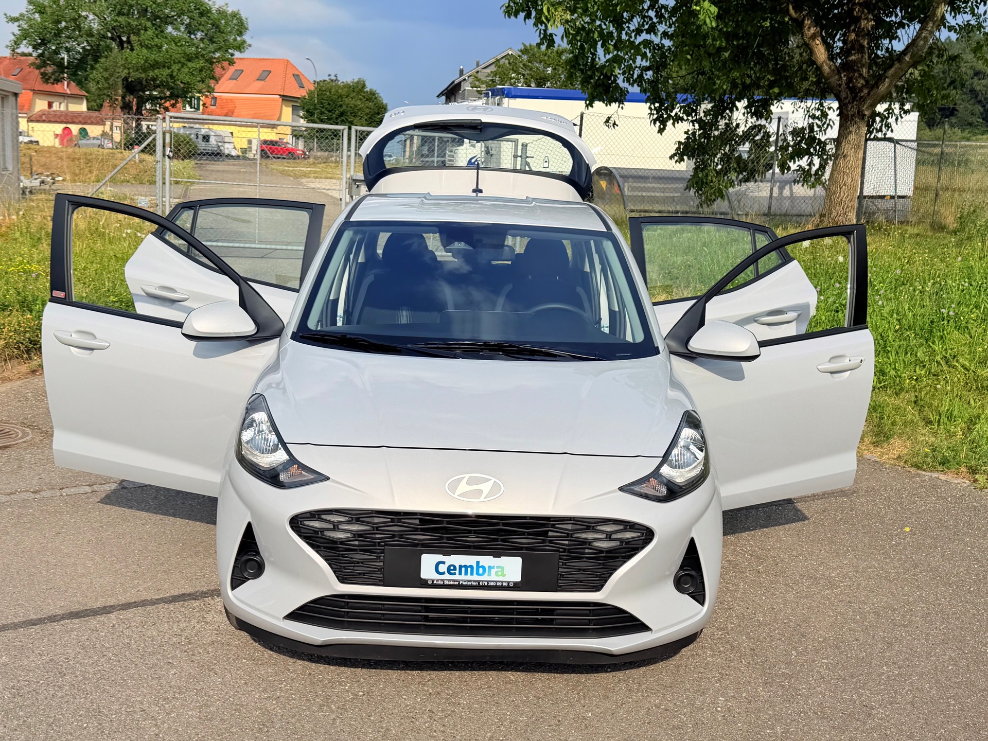 HYUNDAI NEU: i10 1.0 "ORIGO" AUTOMAT NUR 260 KM !! CH WAGEN MIT VOLLGARANTIE 5 JAHRE !! SONDERFARBE NEU !!-image-0