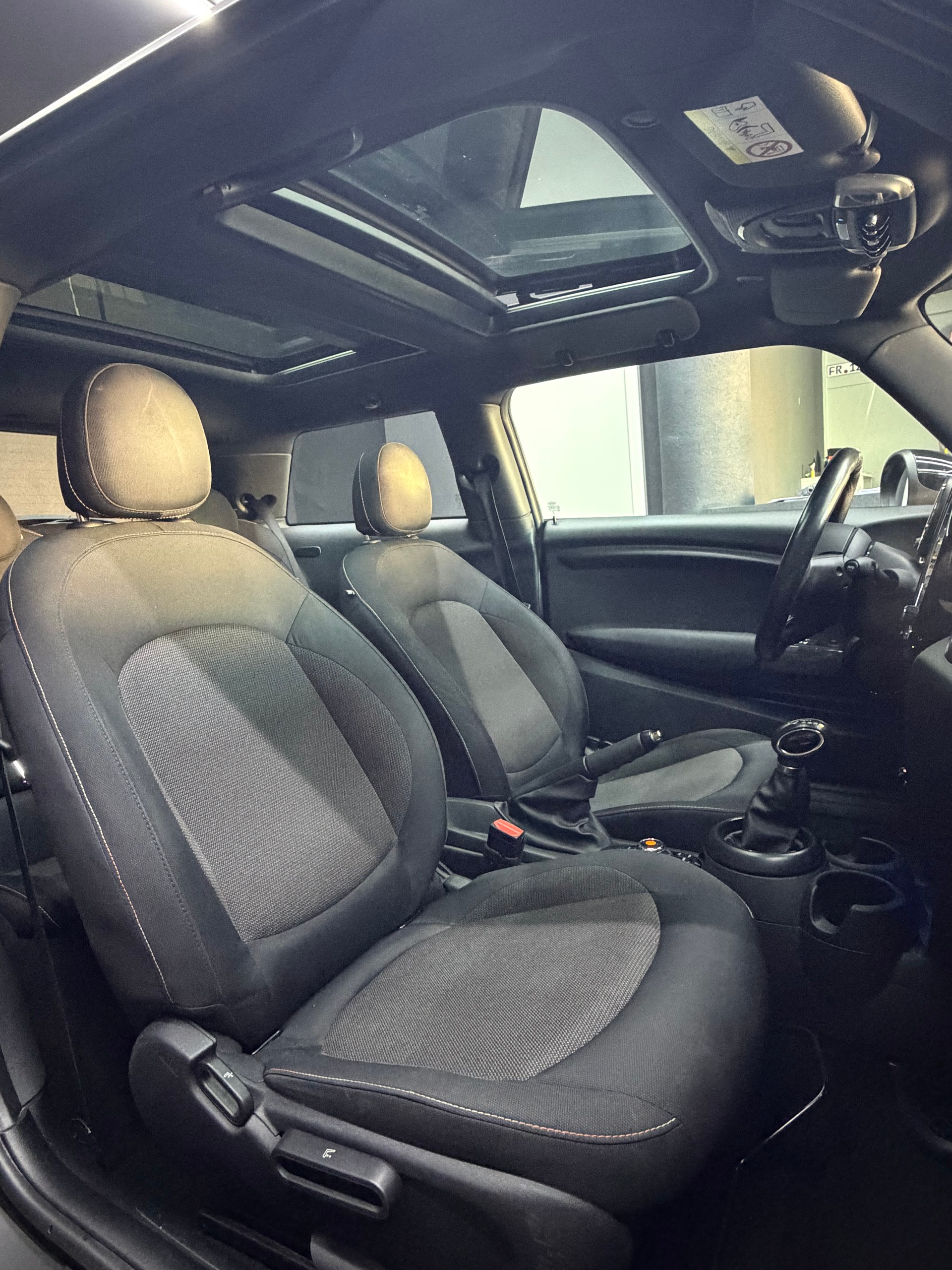 MINI Cooper Steptronic-image-8