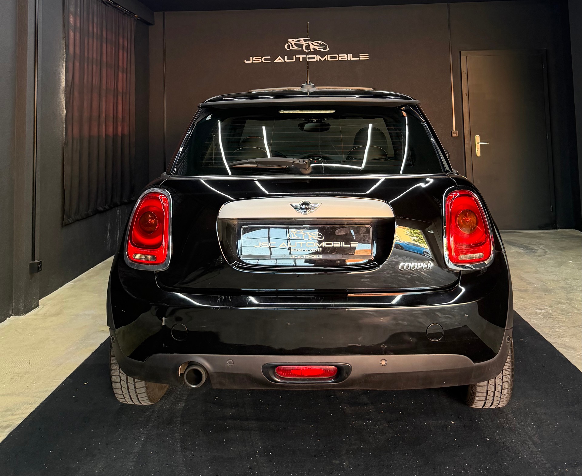 MINI Cooper Steptronic-image-2