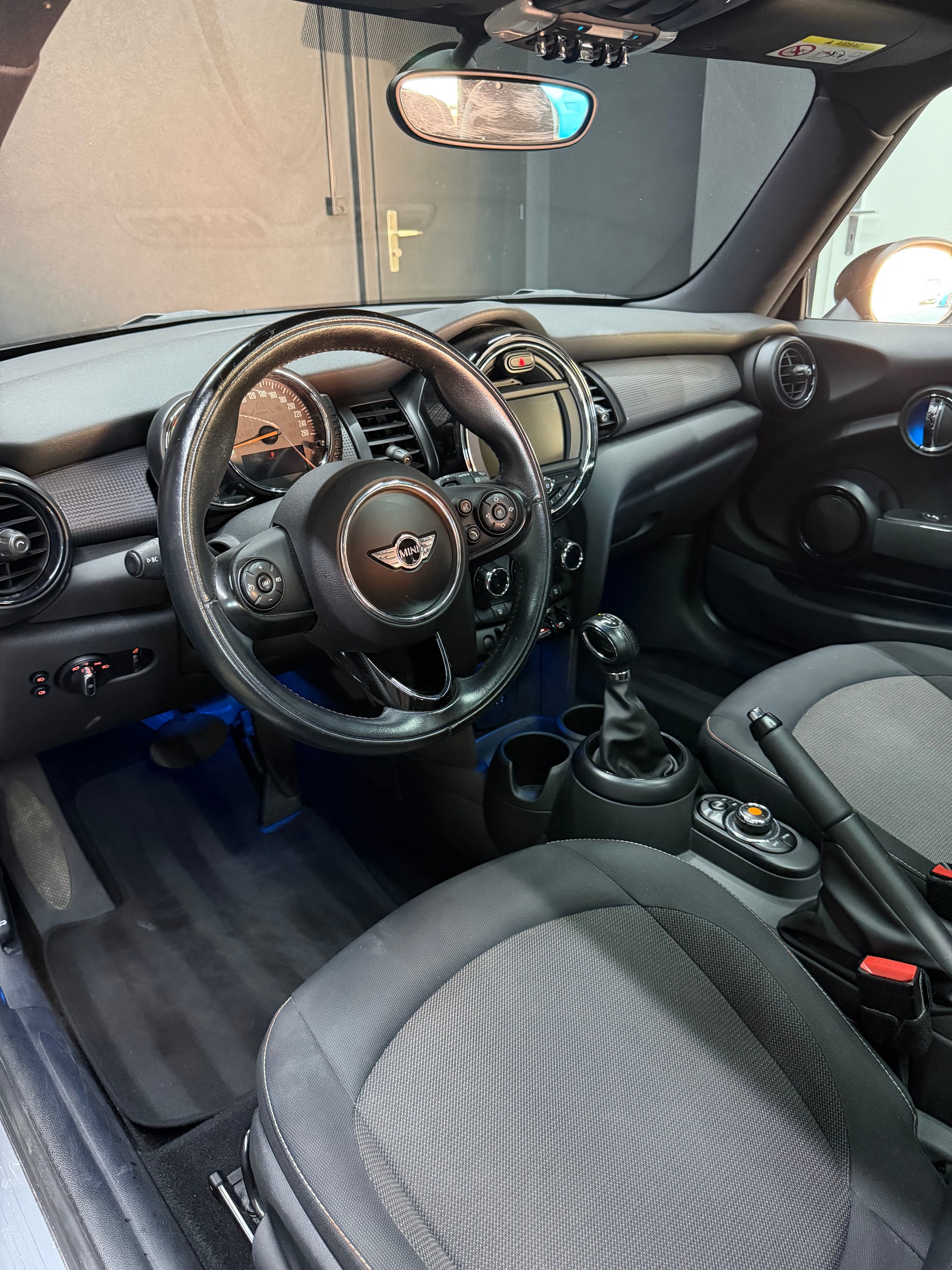 MINI Cooper Steptronic-image-5