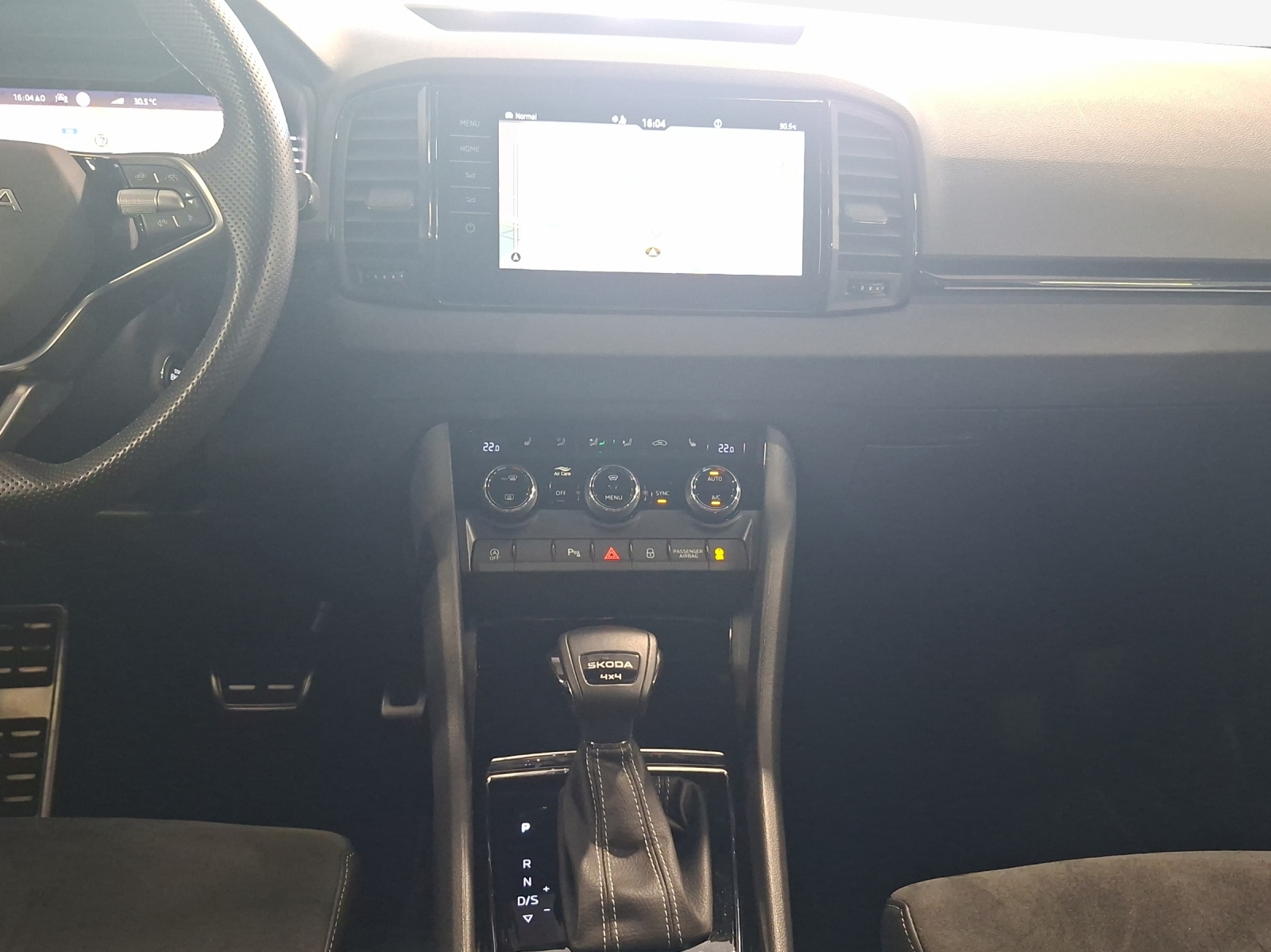 SKODA Karoq 2.0 TSI SportLine 4x4 DSG-image-10