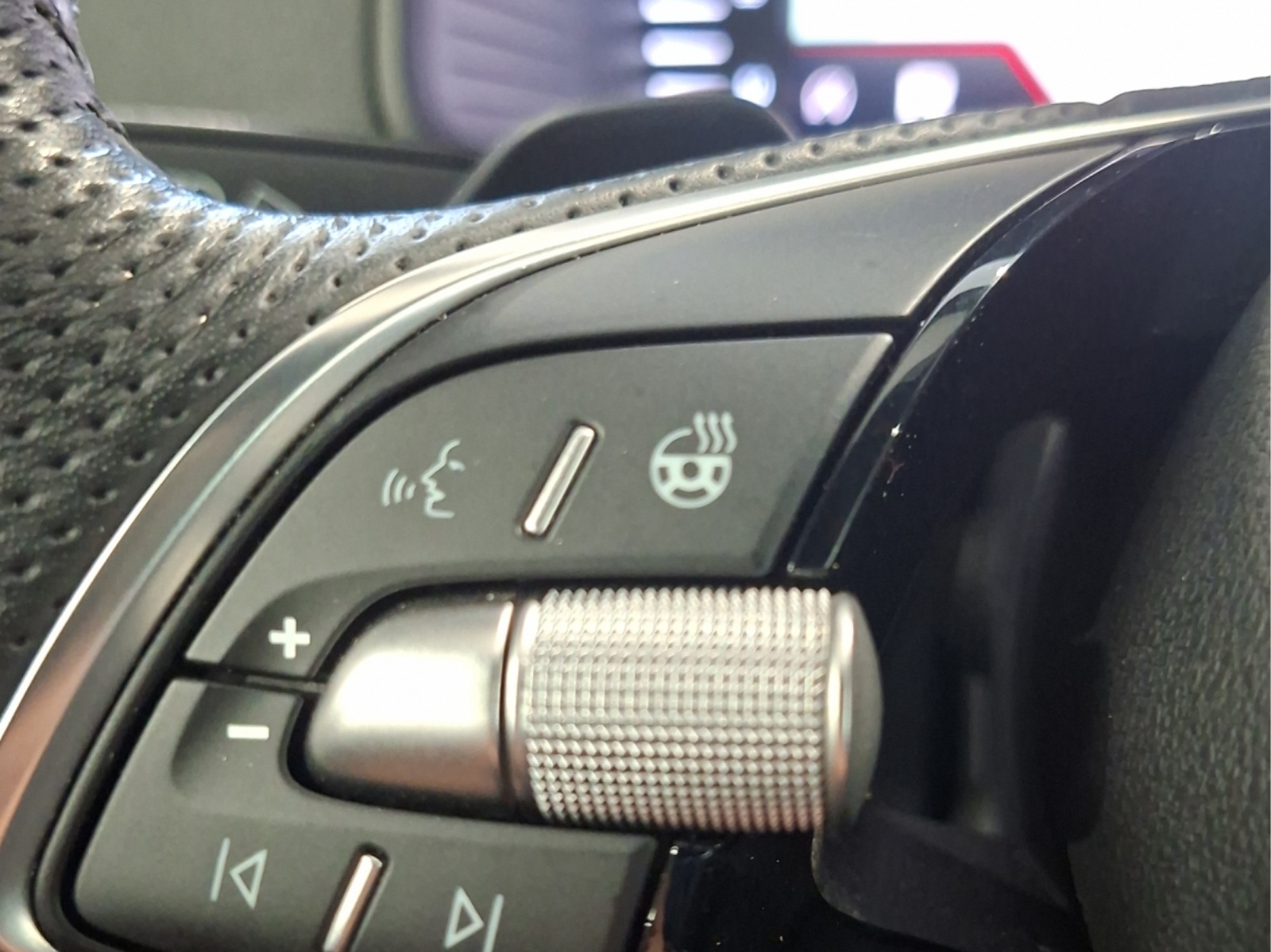 SKODA Karoq 2.0 TSI SportLine 4x4 DSG-image-14