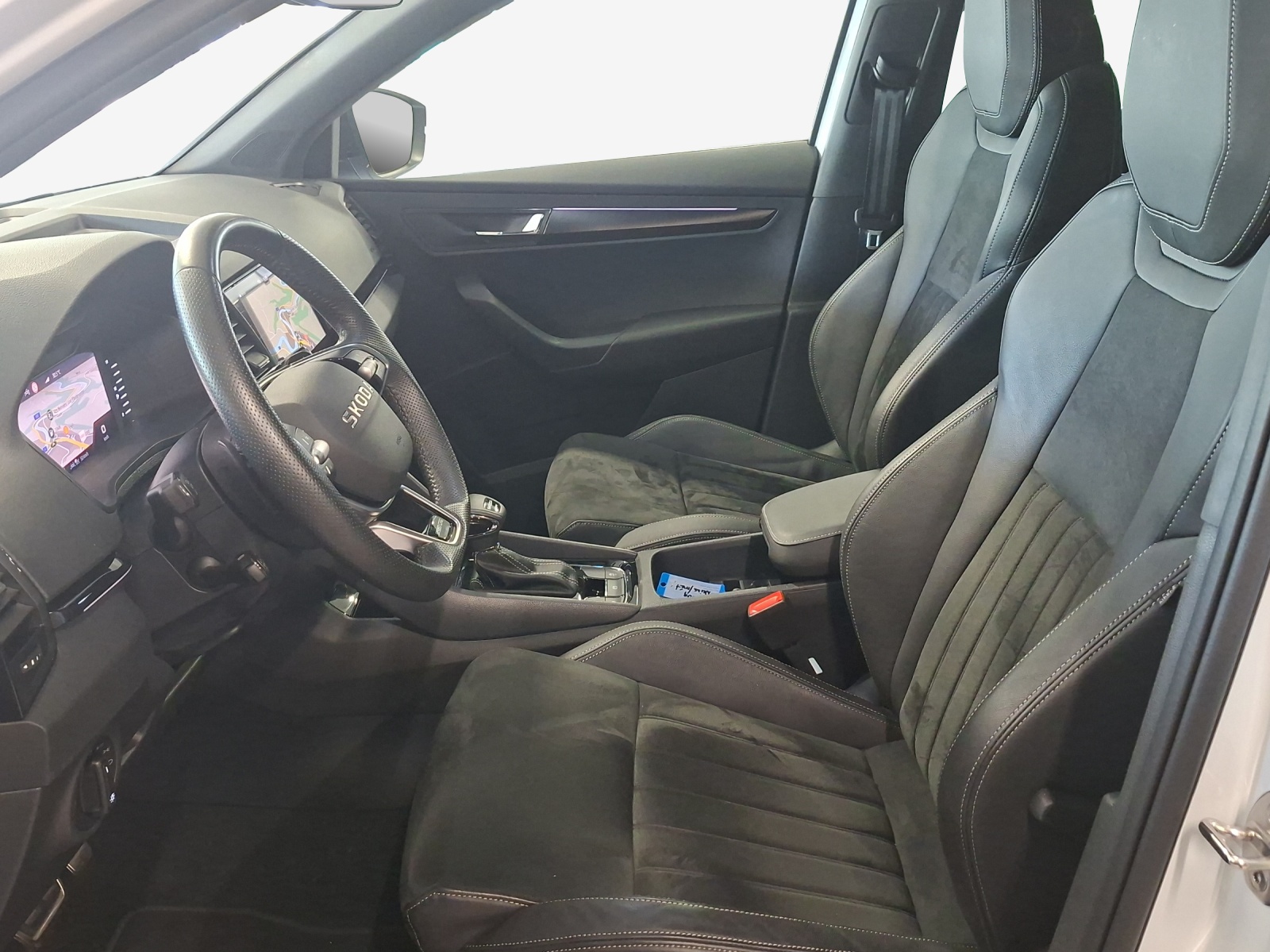 SKODA Karoq 2.0 TSI SportLine 4x4 DSG-image-7