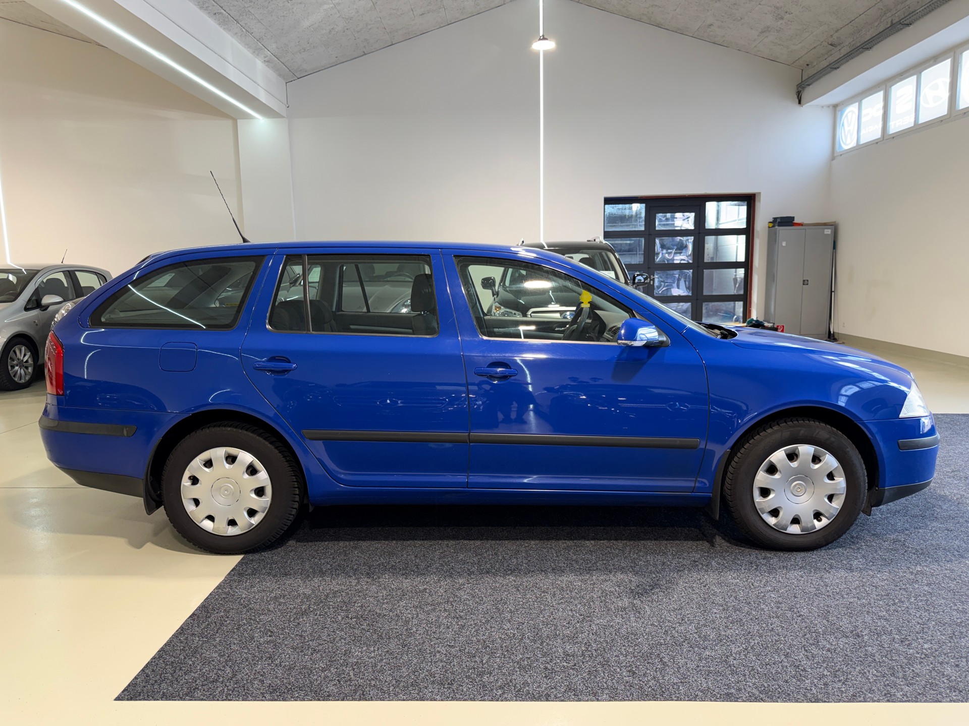 SKODA Octavia 1.9 TDI Adventure 4x4-image-6