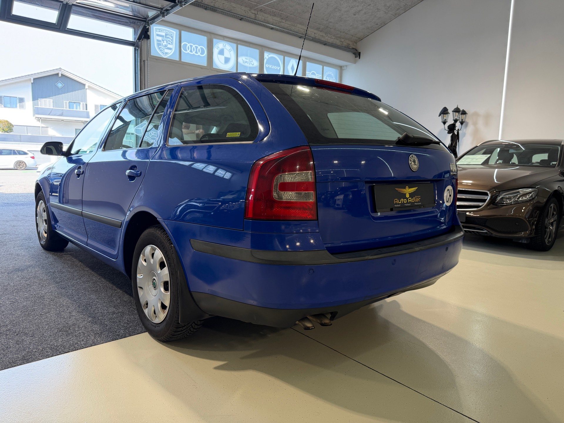 SKODA Octavia 1.9 TDI Adventure 4x4-image-3