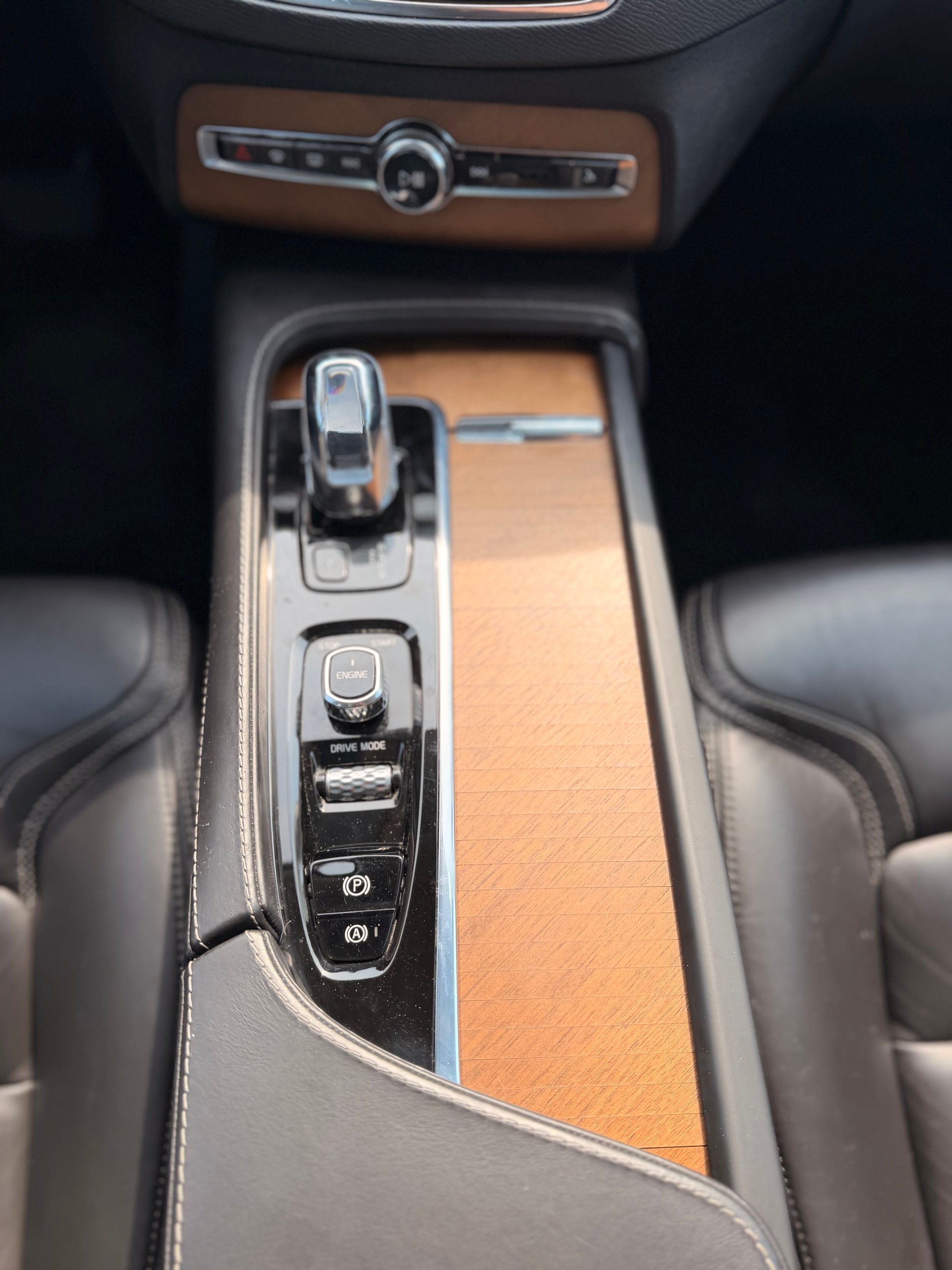 VOLVO XC90 T8 AWD Inscription Geartronic-image-19
