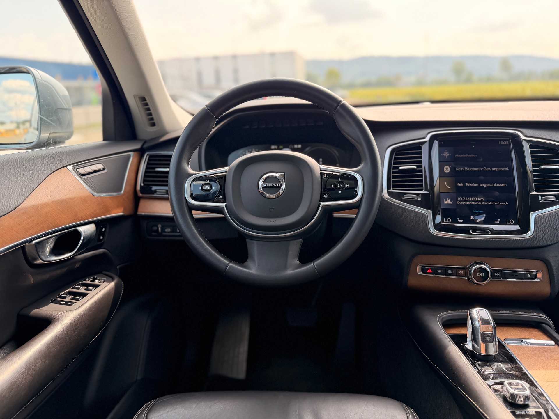 VOLVO XC90 T8 AWD Inscription Geartronic-image-14