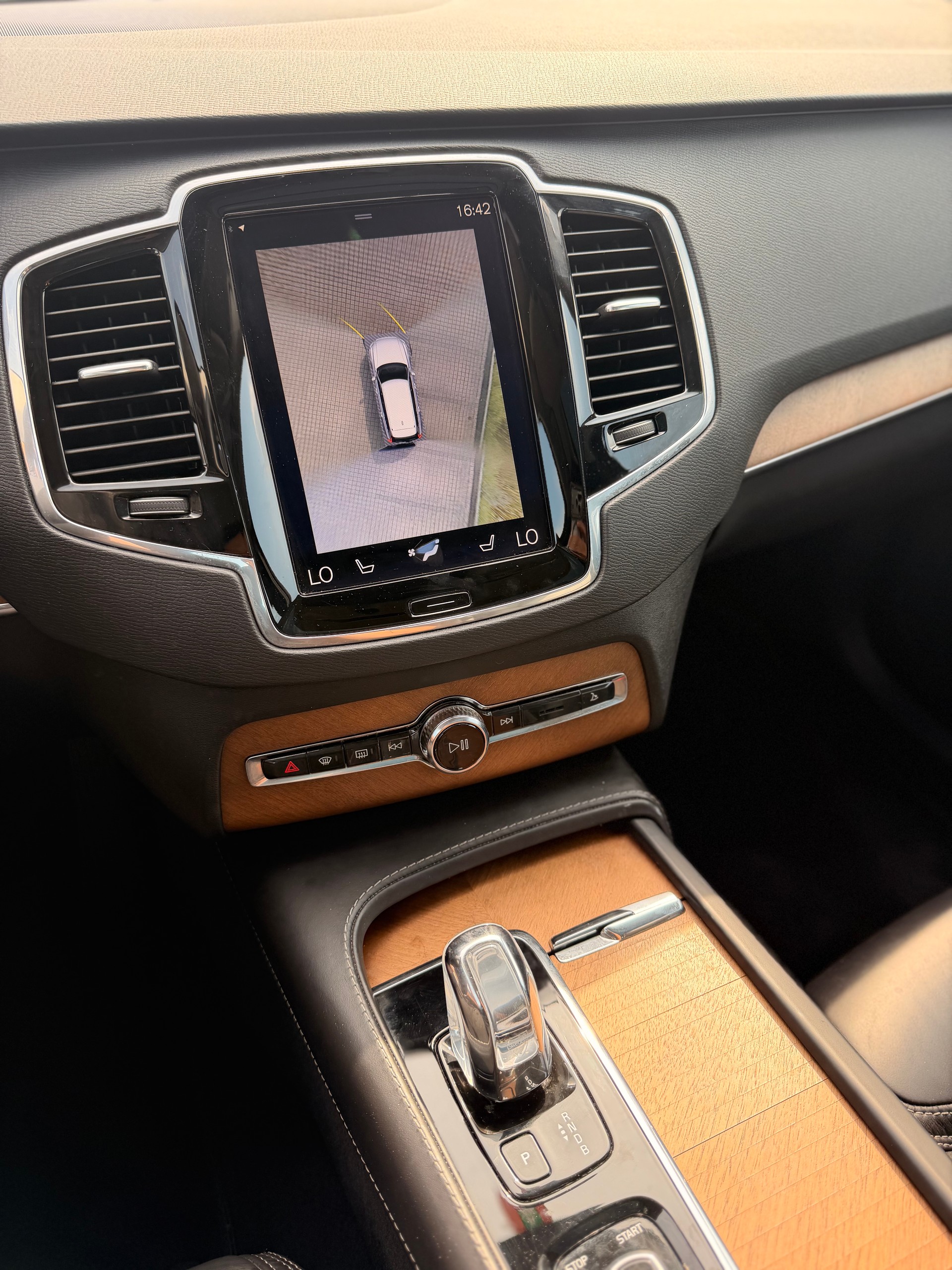 VOLVO XC90 T8 AWD Inscription Geartronic-image-21