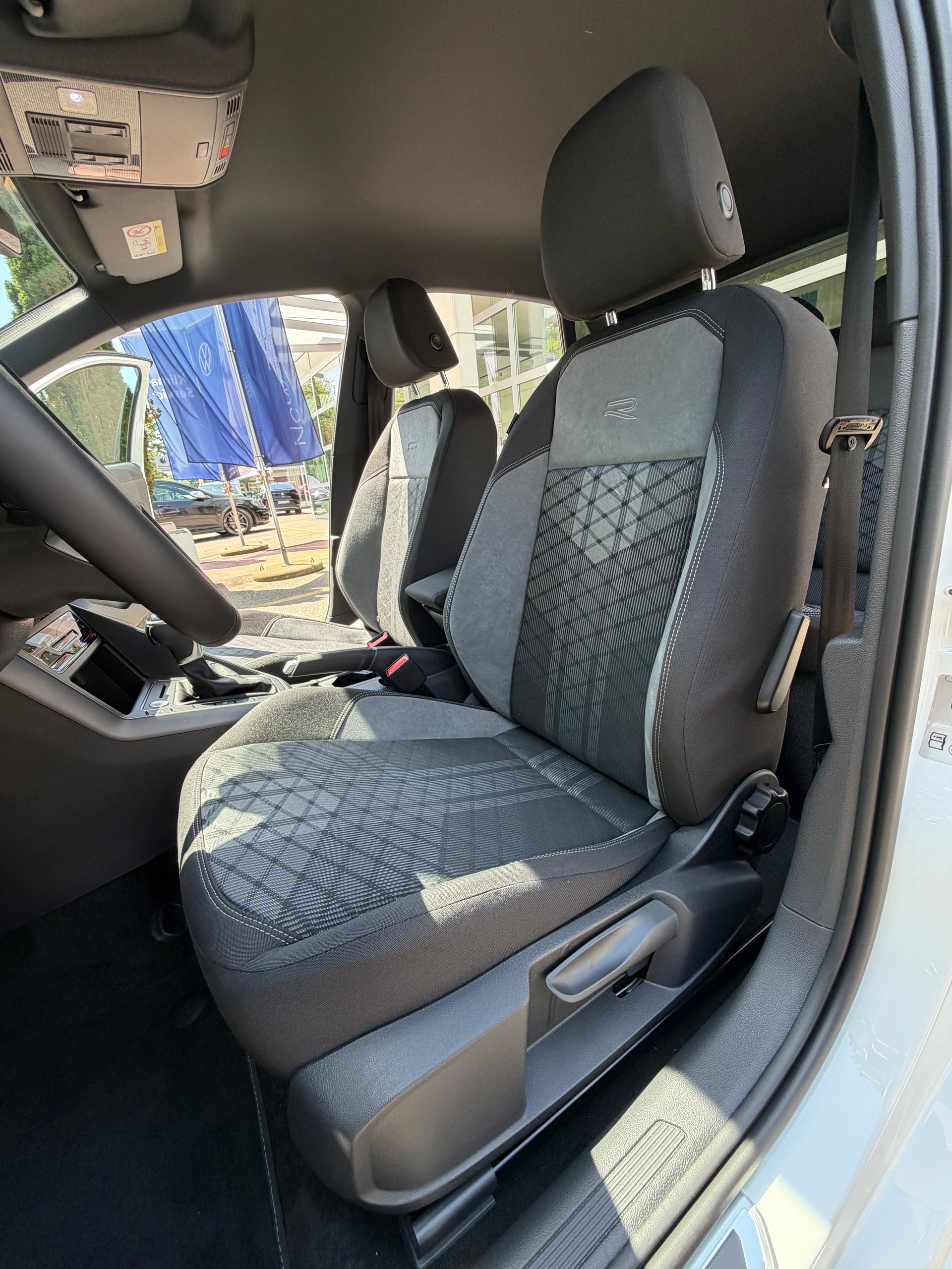 VW Polo 1.0 TSI R-Line DSG-image-11