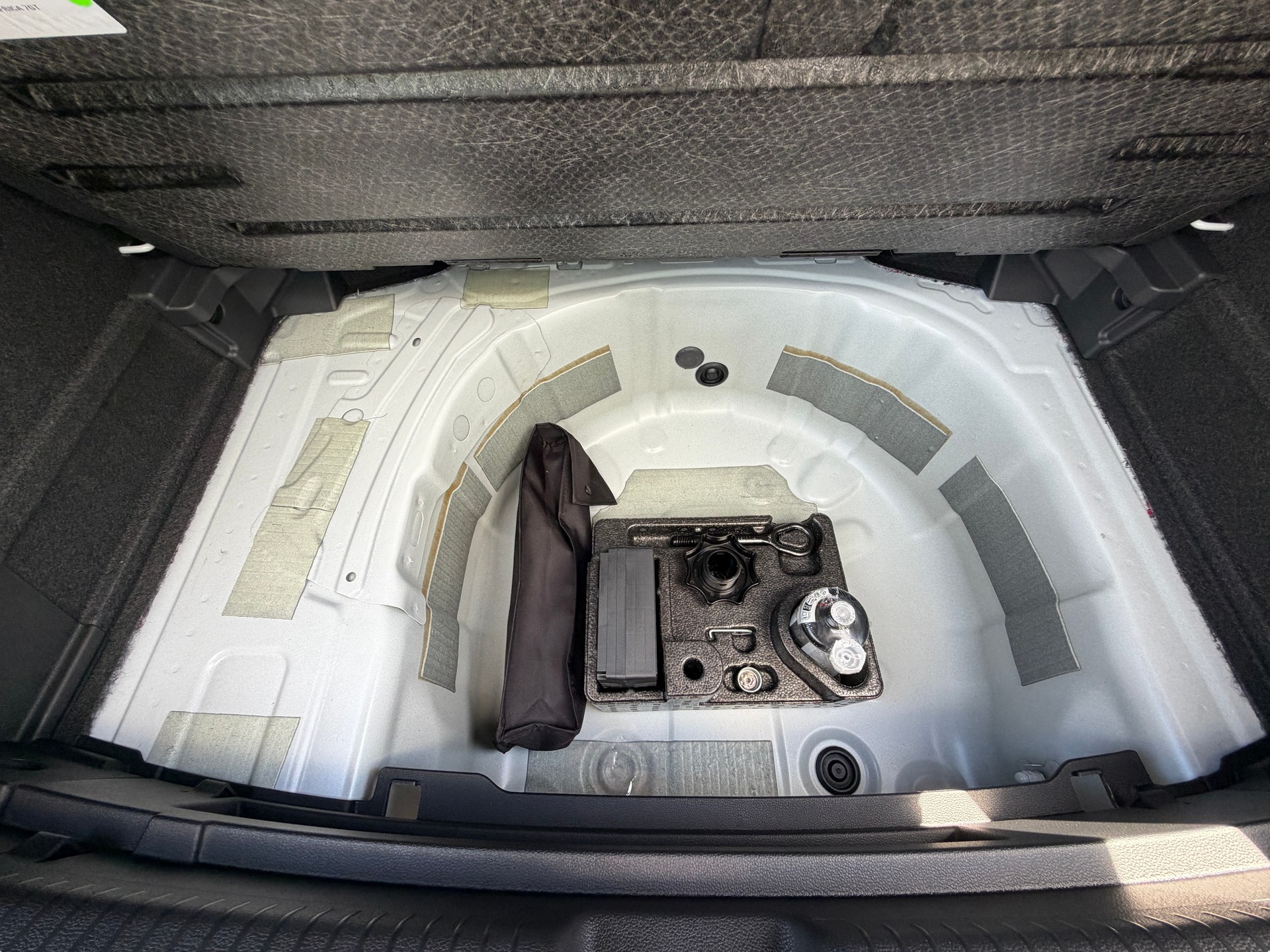 VW Polo 1.0 TSI R-Line DSG-image-23
