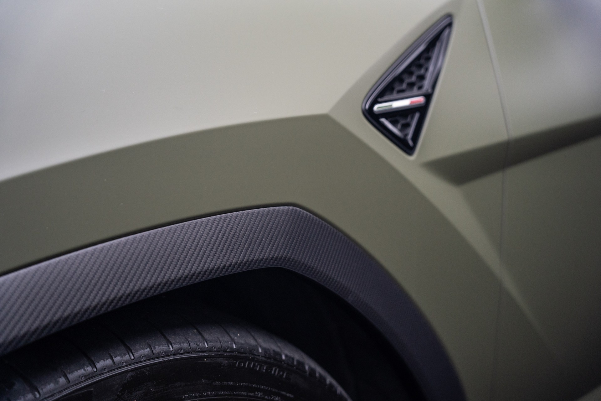 LAMBORGHINI Urus Performante-image-16