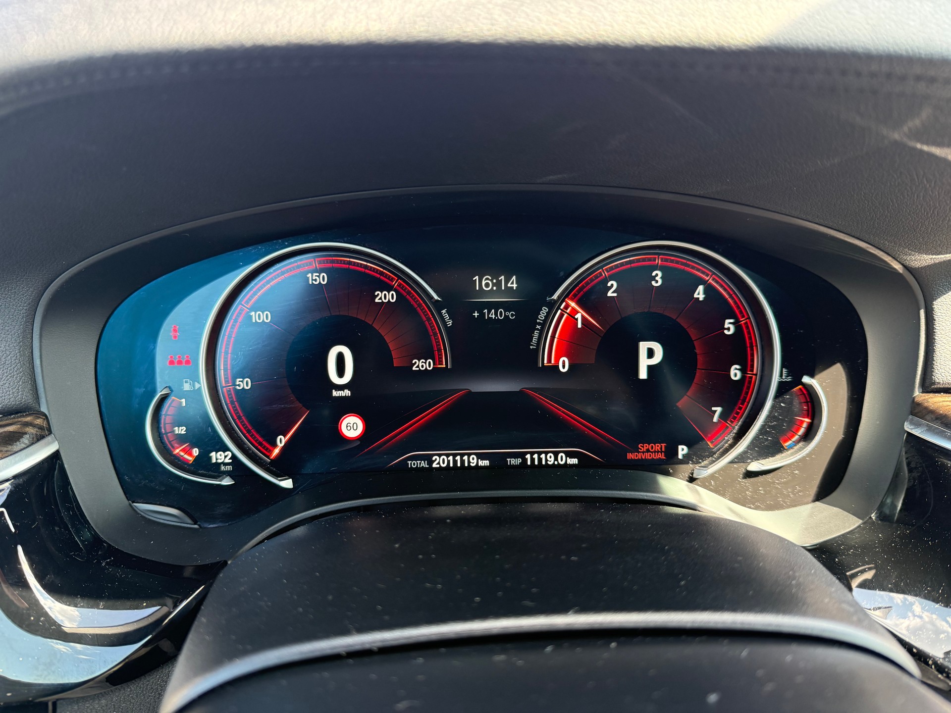 BMW 530i xDrive Touring Luxury Line Steptronic-image-23