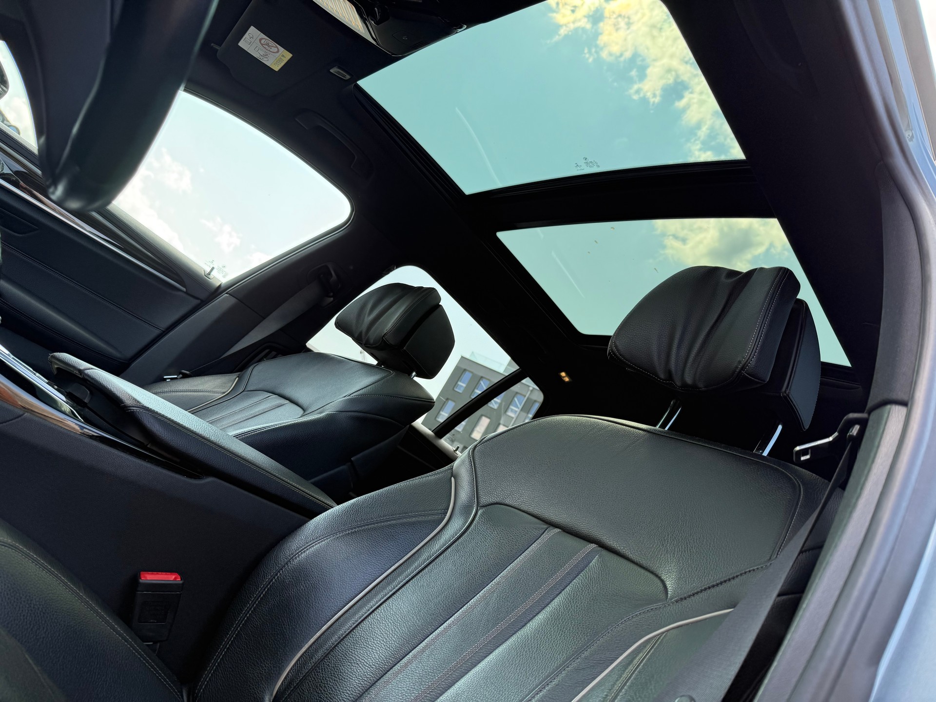 BMW 530i xDrive Touring Luxury Line Steptronic-image-18