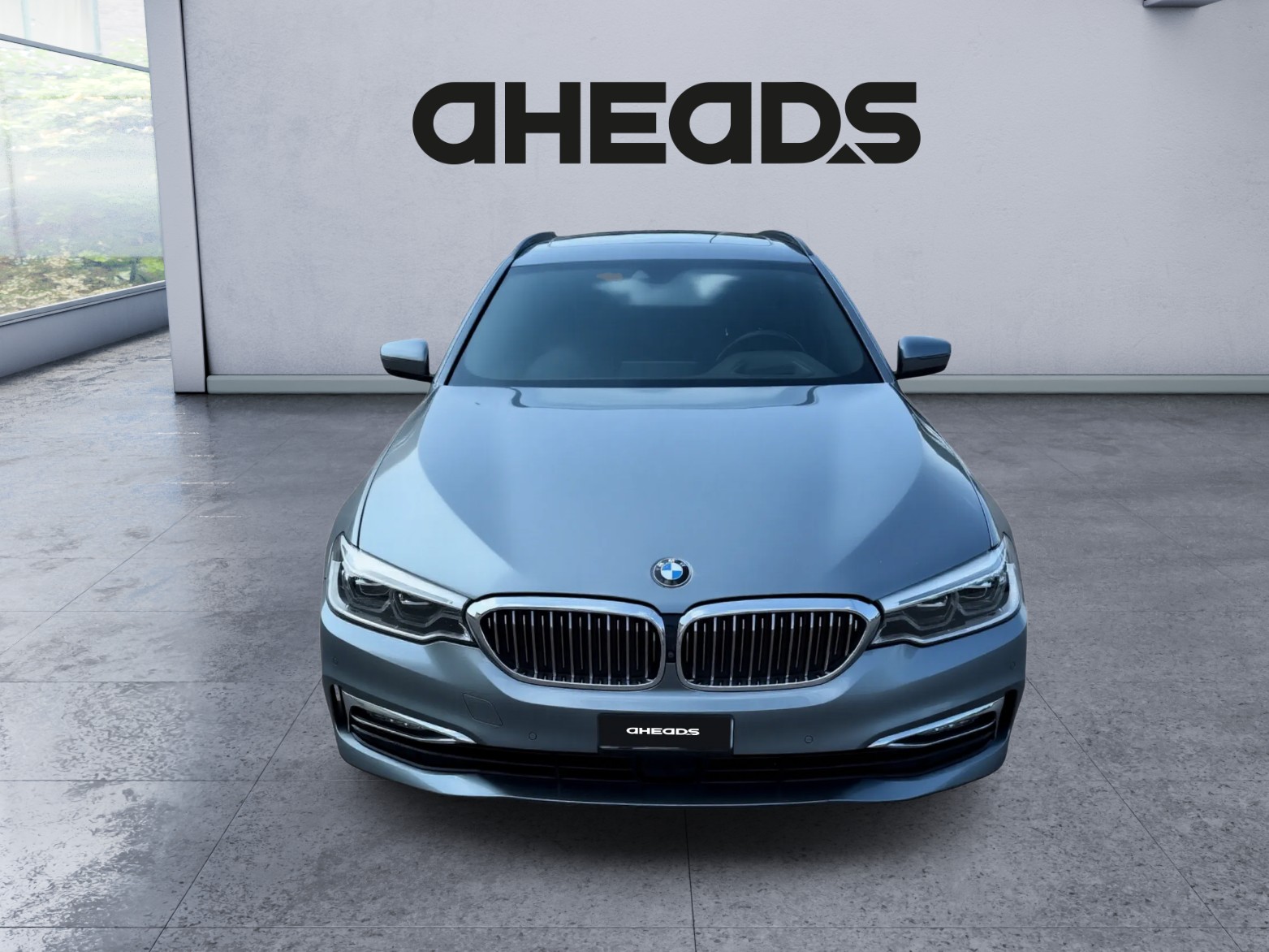 BMW 530i xDrive Touring Luxury Line Steptronic-image-5