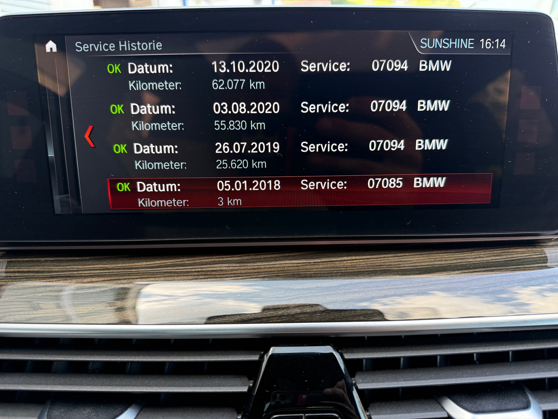 BMW 530i xDrive Touring Luxury Line Steptronic-image-24