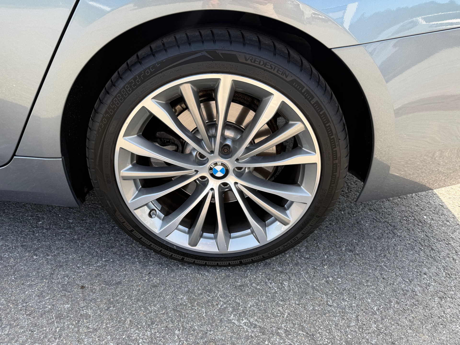 BMW 530i xDrive Touring Luxury Line Steptronic-image-21