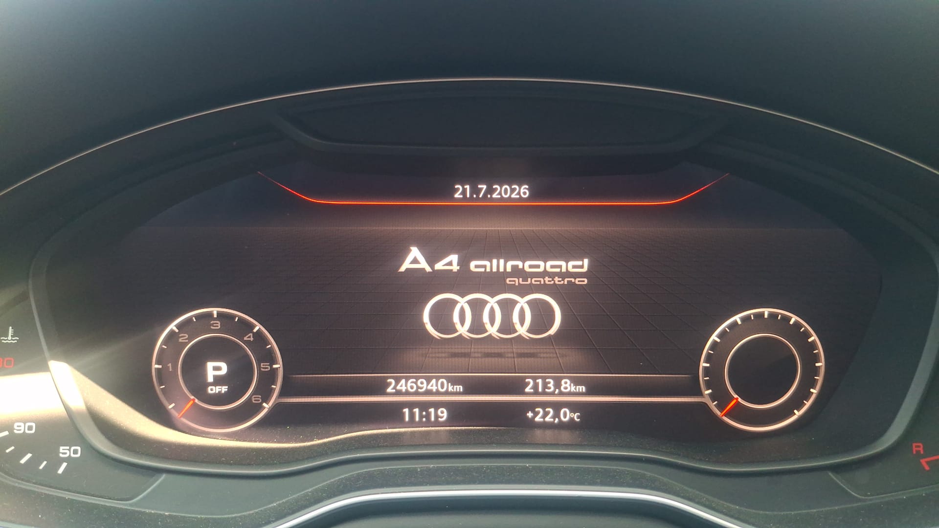 AUDI A4 allroad 3.0 TDI quattro S-tronic-image-8