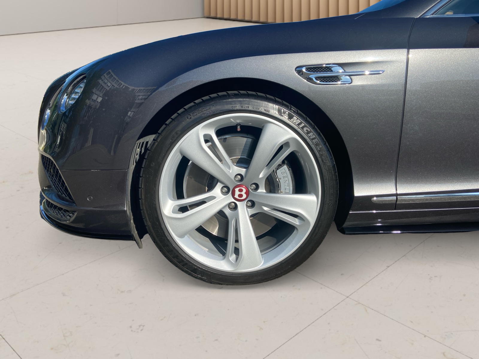 BENTLEY Continental GT 4.0 V8 S Mit dem neuesten, perfekt integrierten Navigationssystem (2026)! Mit Apple CarPlay usw.-image-13