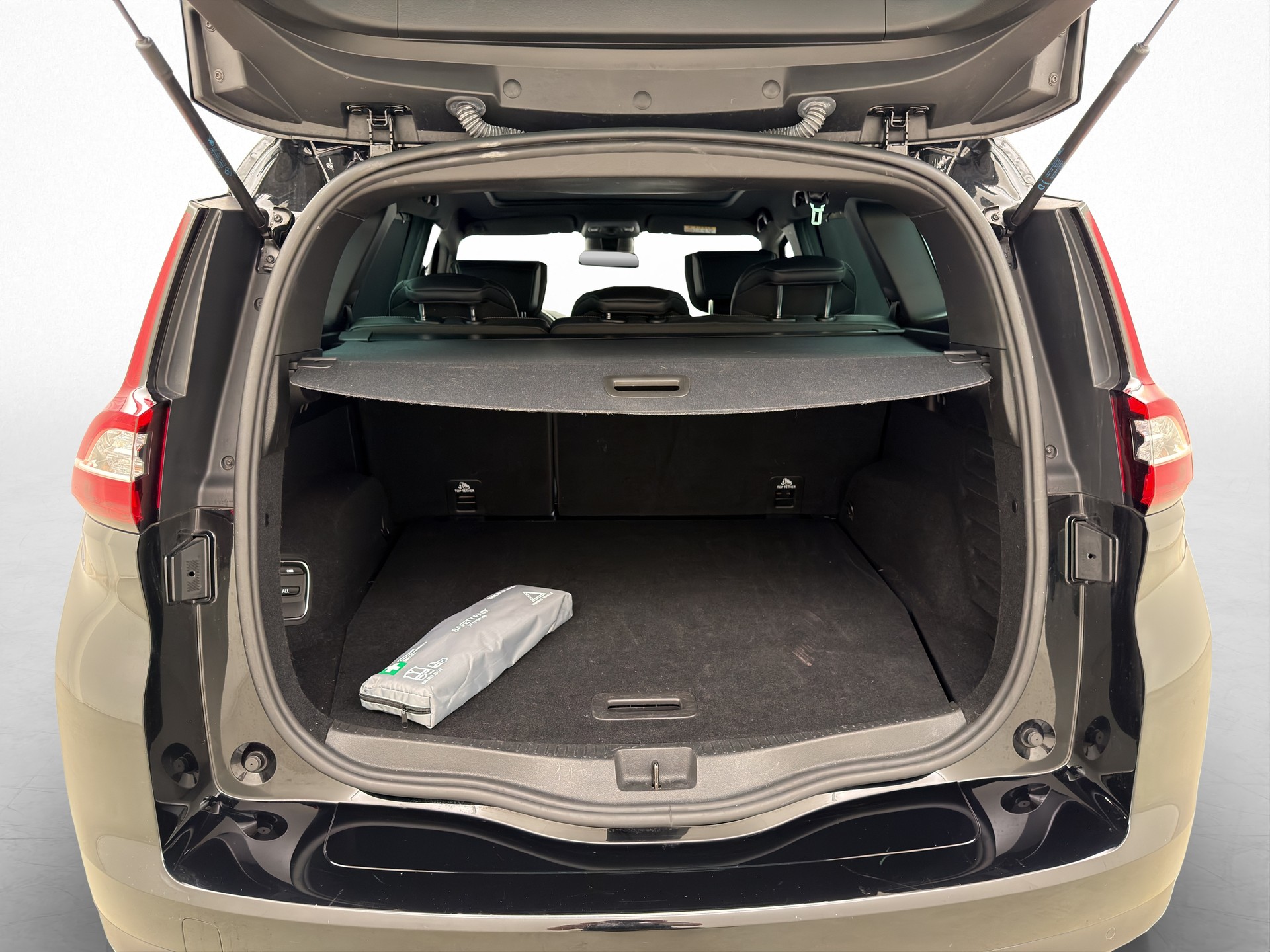 RENAULT Grand Scénic Executive TCe 160-image-14