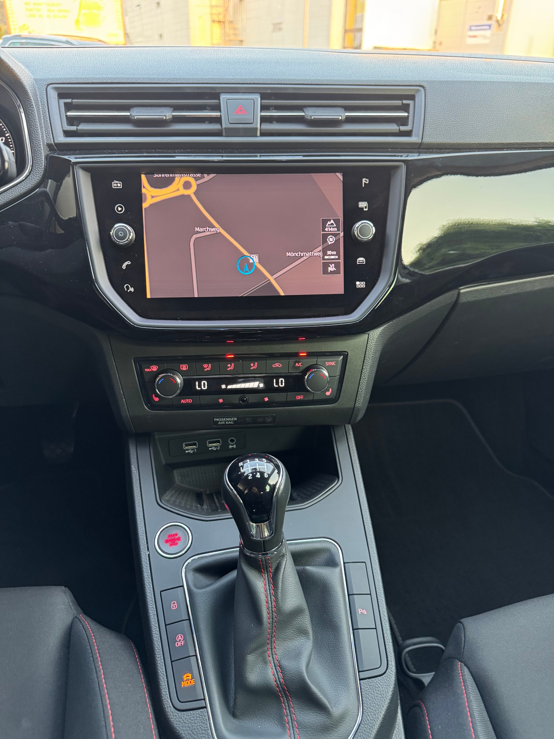 SEAT Ibiza 1.5 TSI EVO Swiss FR-image-12