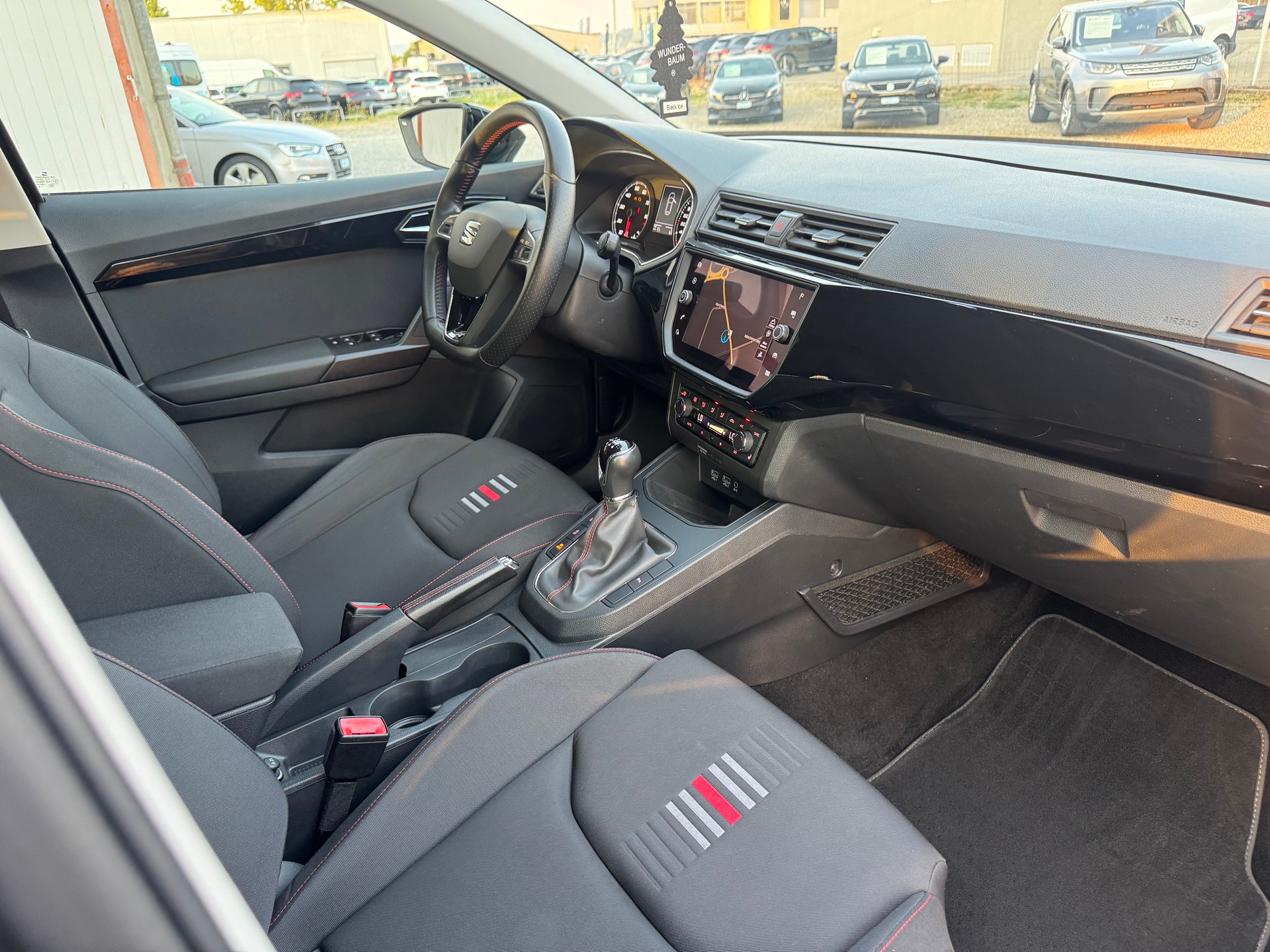 SEAT Ibiza 1.5 TSI EVO Swiss FR-image-10