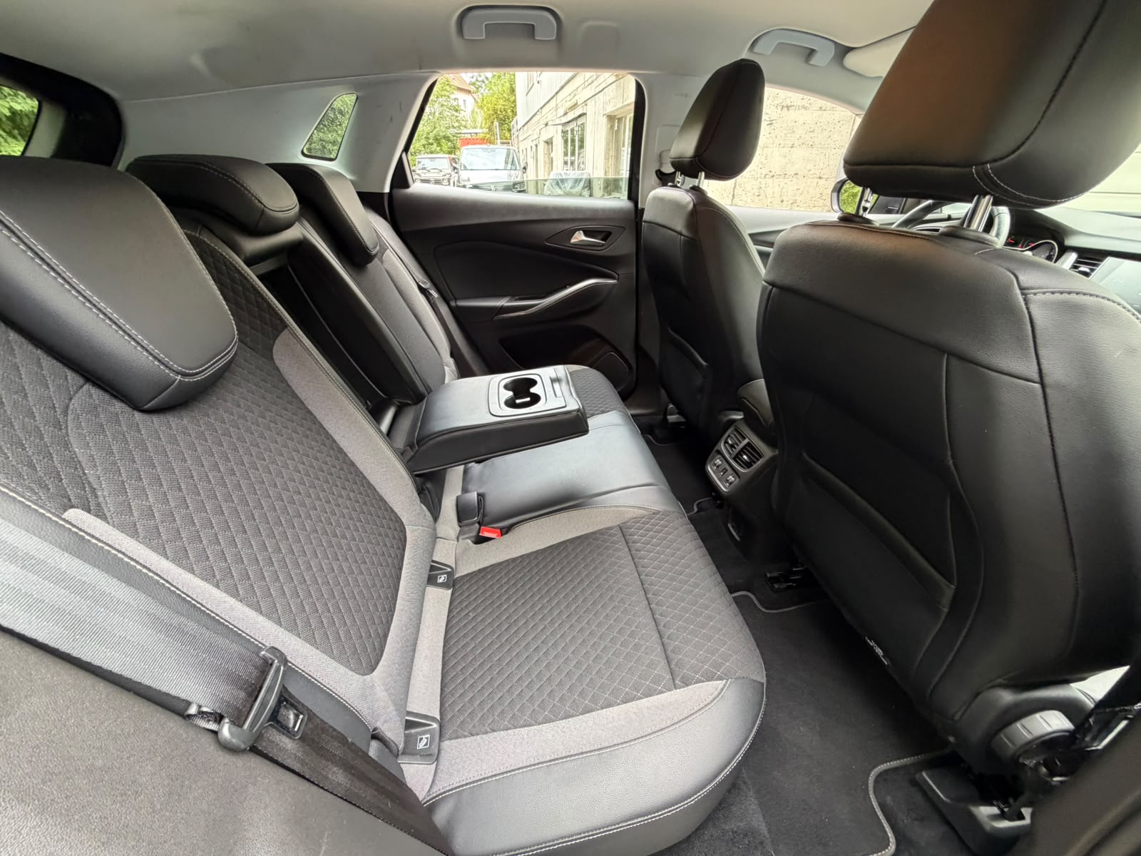 OPEL Grandland X 1.2i TP Excellence Automatik-image-14