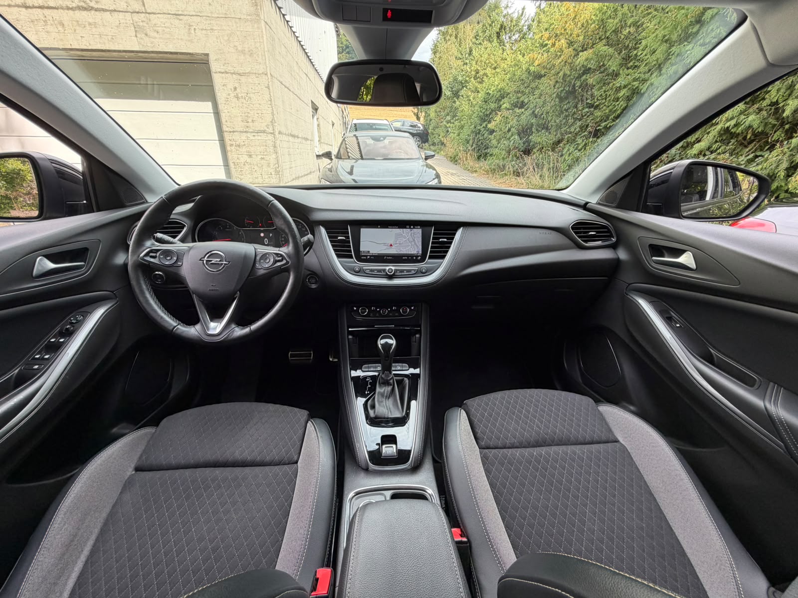 OPEL Grandland X 1.2i TP Excellence Automatik-image-19