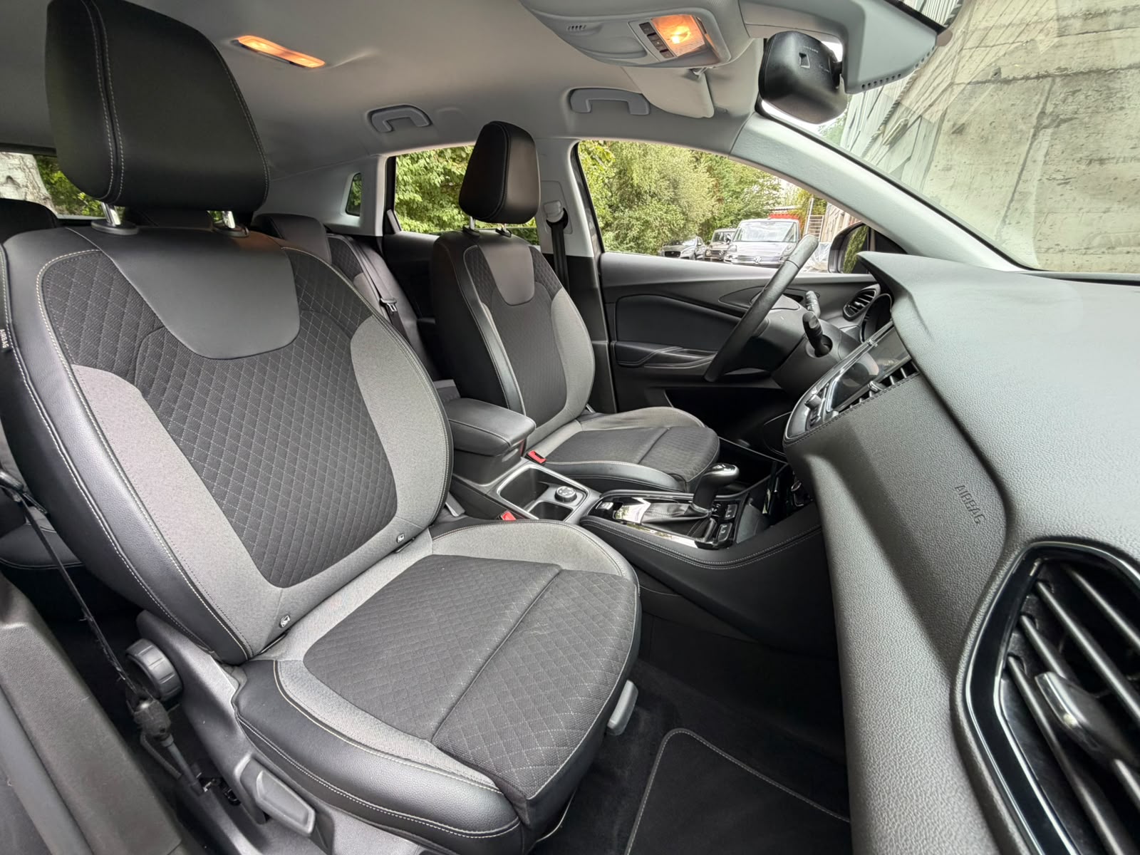 OPEL Grandland X 1.2i TP Excellence Automatik-image-16