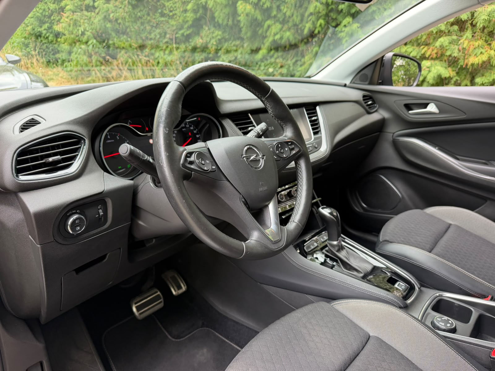 OPEL Grandland X 1.2i TP Excellence Automatik-image-11