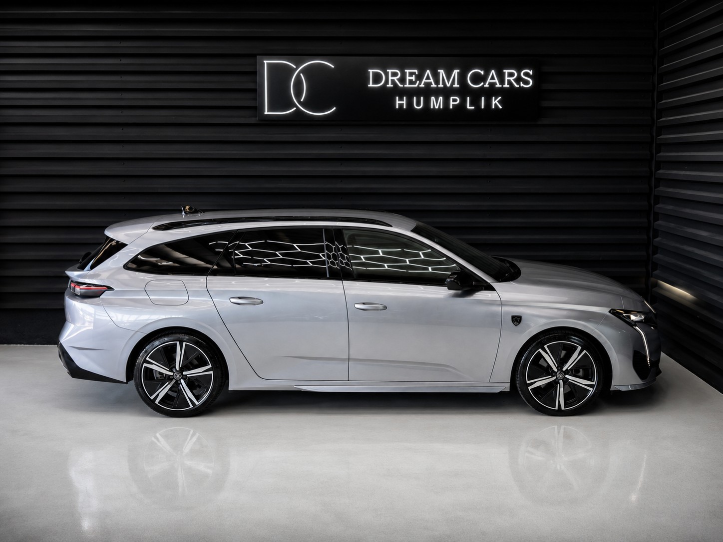 PEUGEOT 308 SW 1.6 PHEV 180 GT-image-8