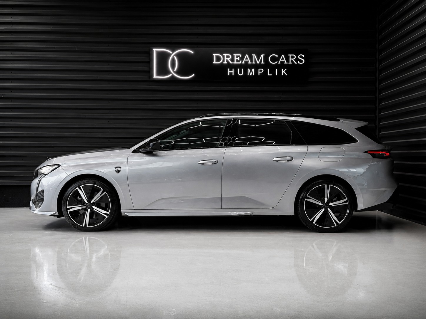 PEUGEOT 308 SW 1.6 PHEV 180 GT-image-4