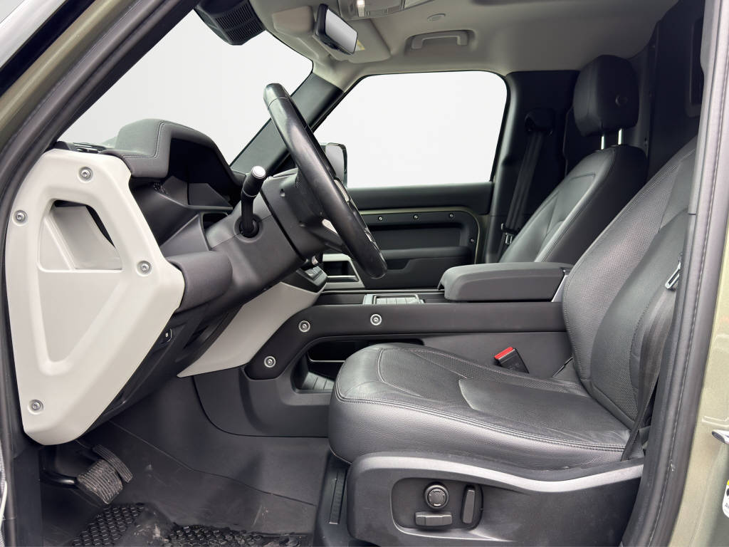 LAND ROVER Defender 110 3.0 D I6 250 Hardtop SE-image-8