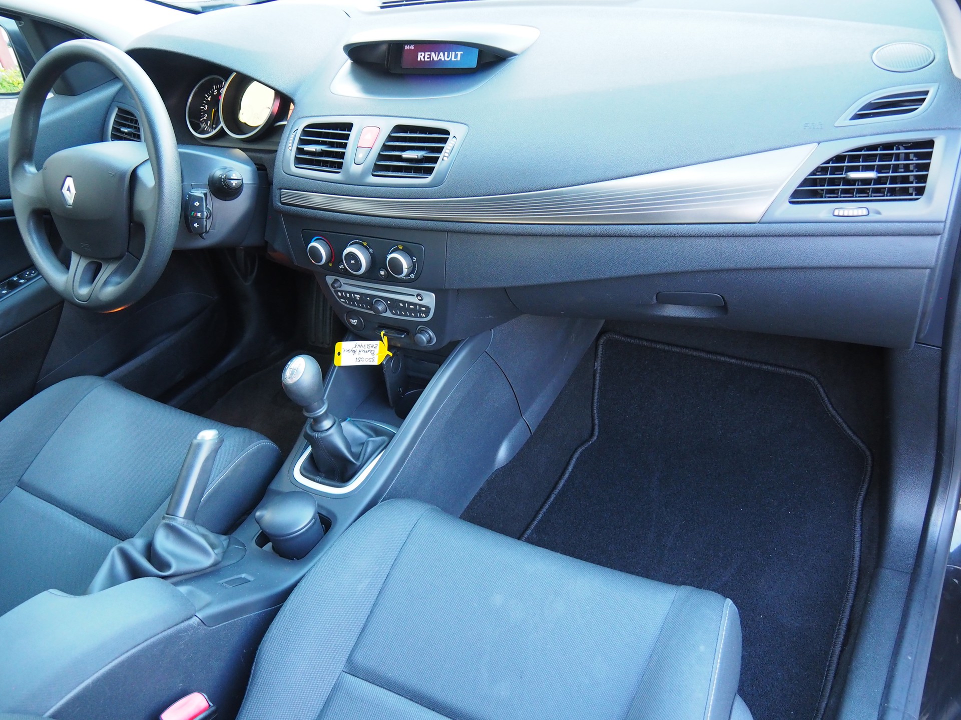 RENAULT Mégane 1.4 16V Turbo Privilège-image-12