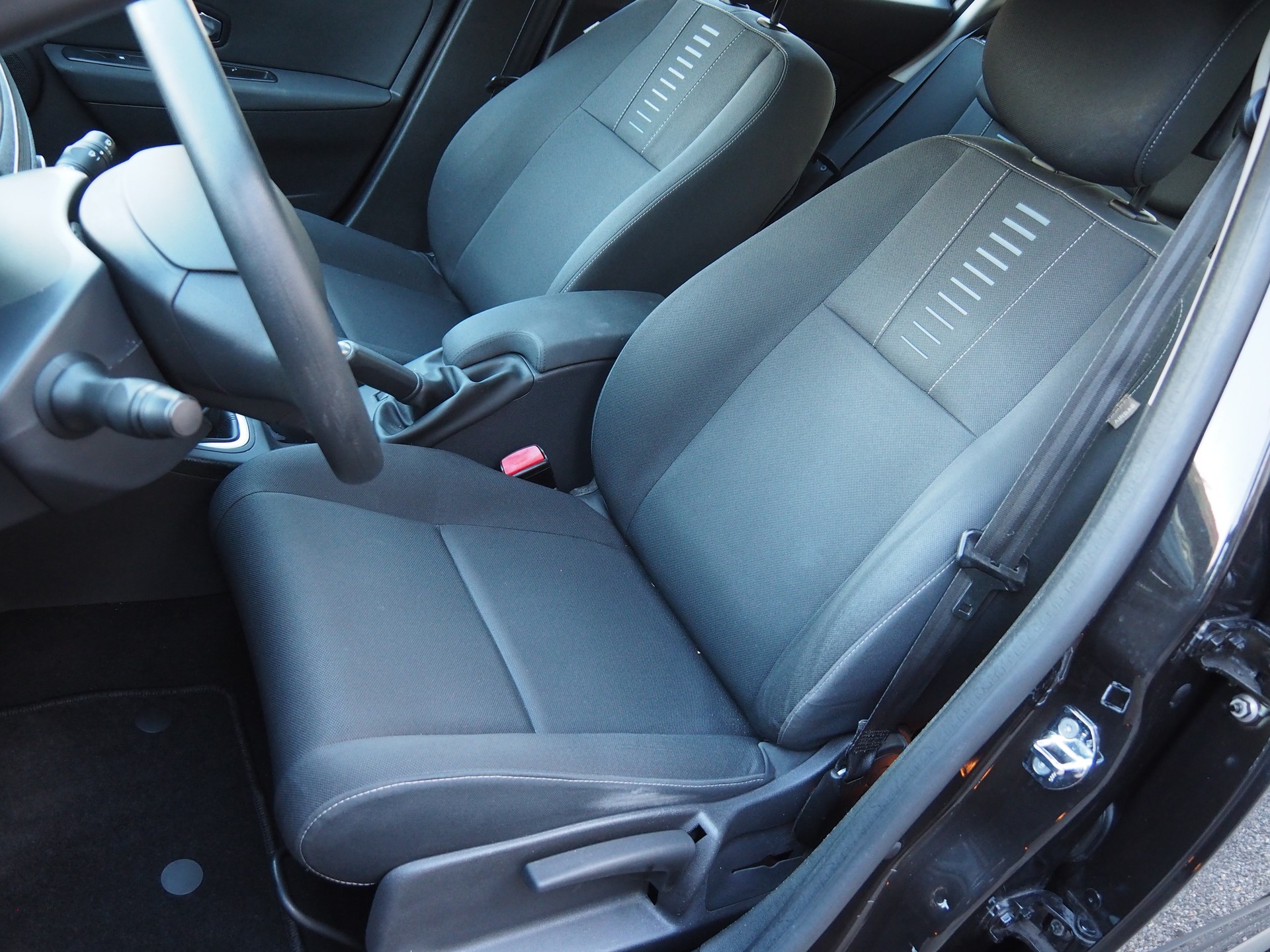 RENAULT Mégane 1.4 16V Turbo Privilège-image-11