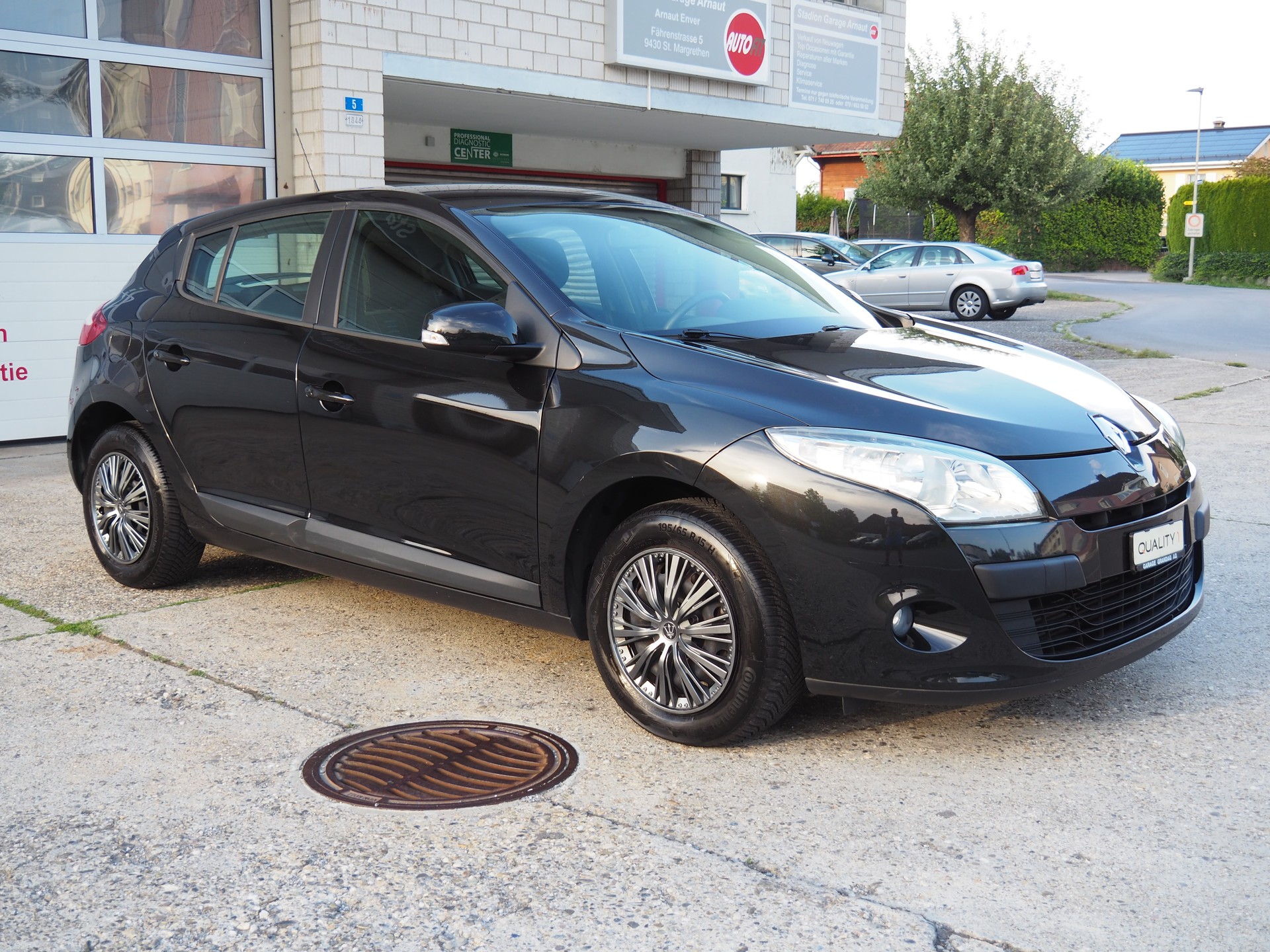 RENAULT Mégane 1.4 16V Turbo Privilège-image-5