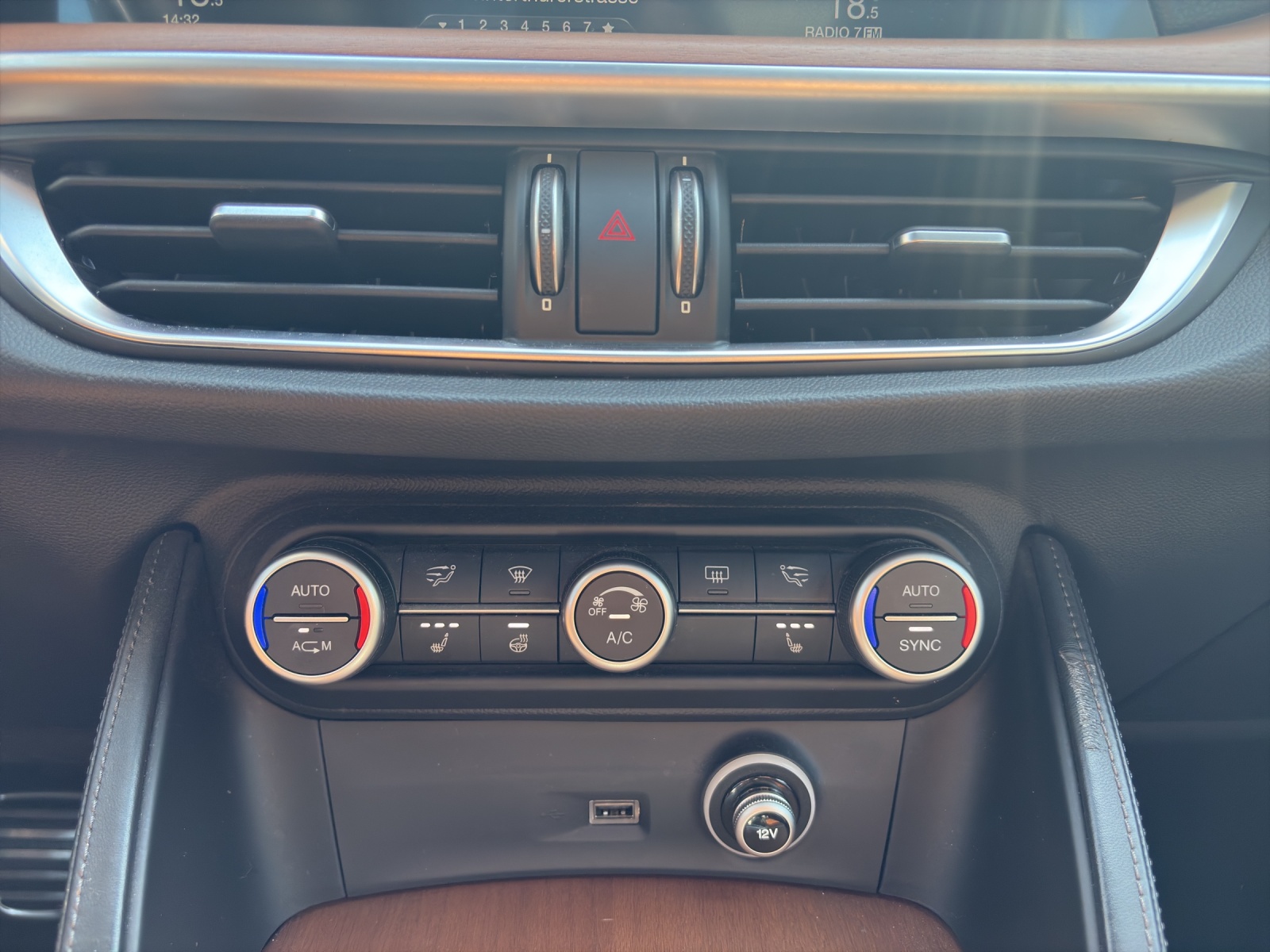 ALFA ROMEO Stelvio 2.0 Super Q4 Automatic-image-16