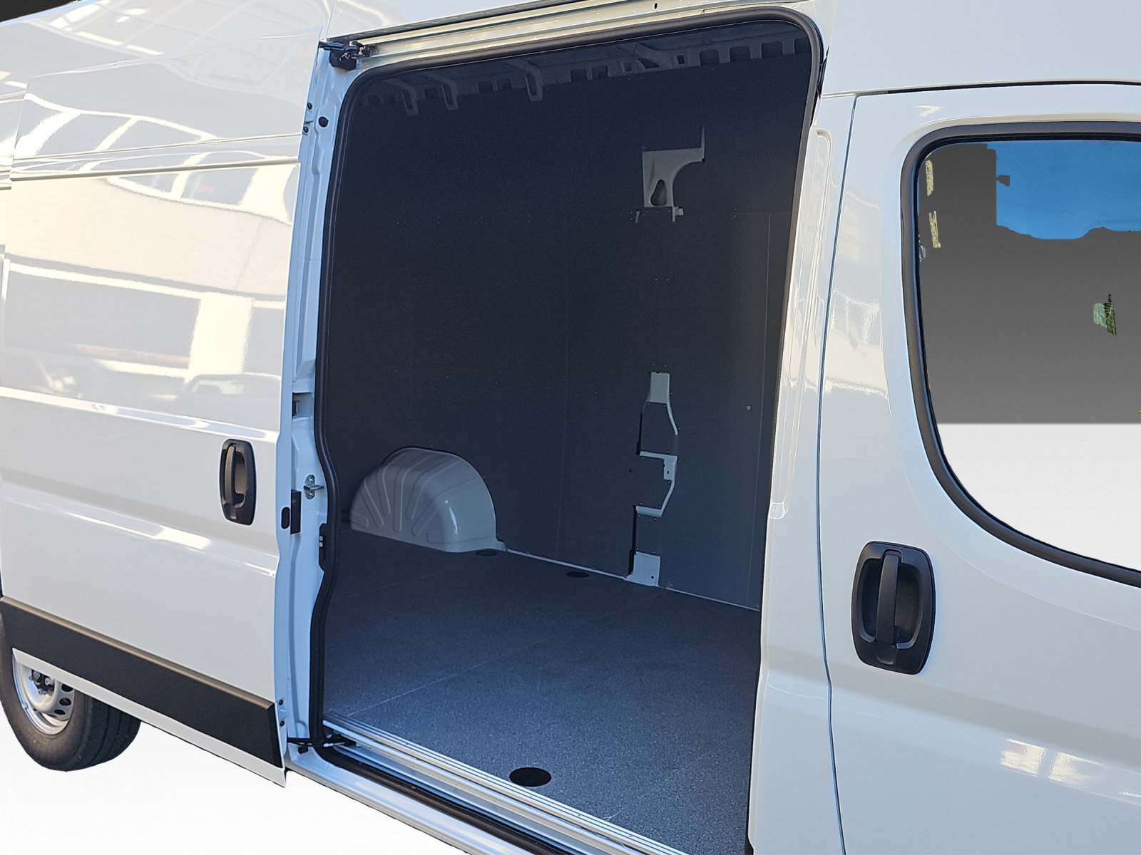 FIAT Ducato Maxi 35 L4H3 17m3 180 PS-image-14