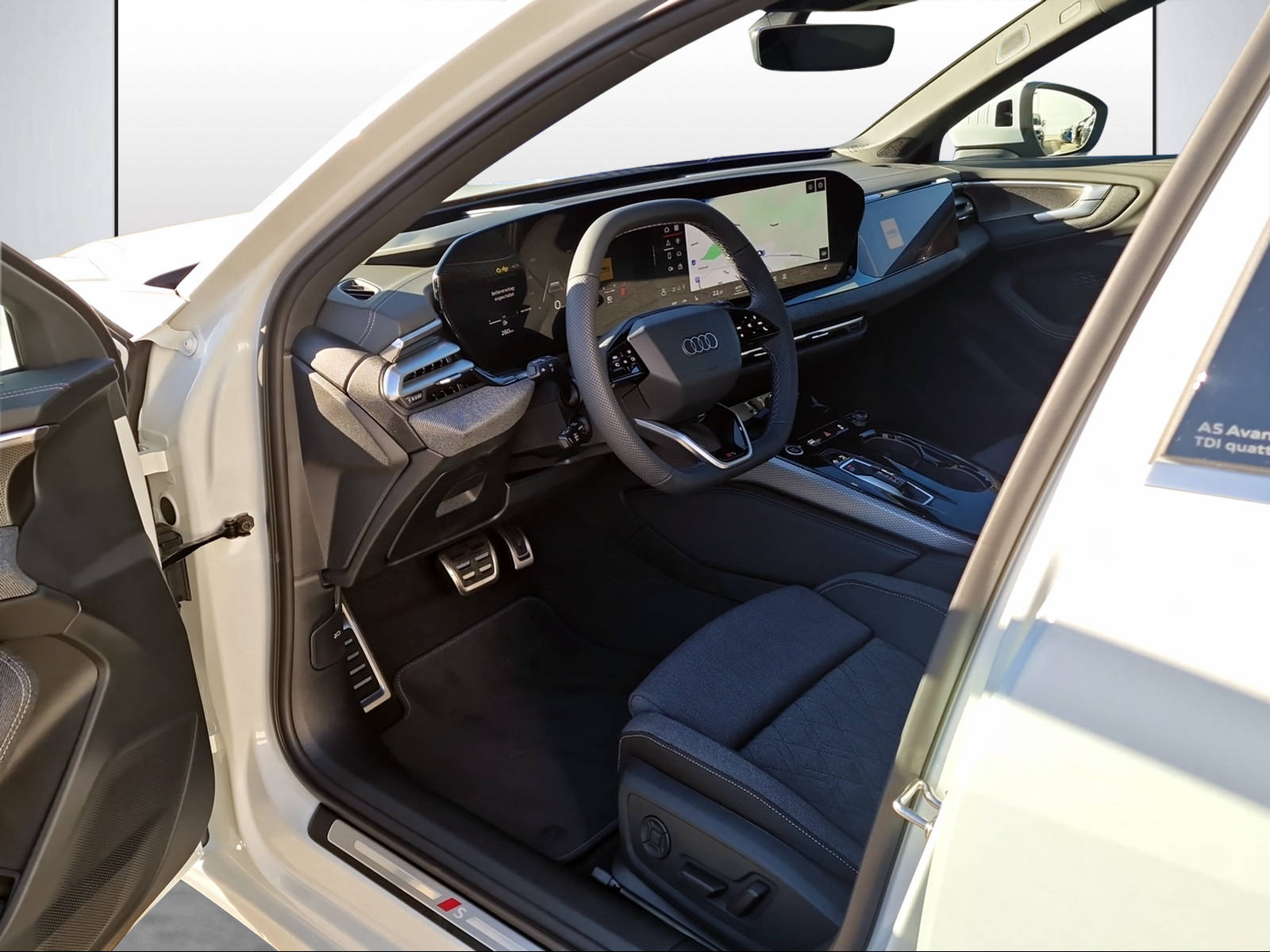 AUDI A5 Avant TDI quattro 150 kW Attraction S tronic-image-5
