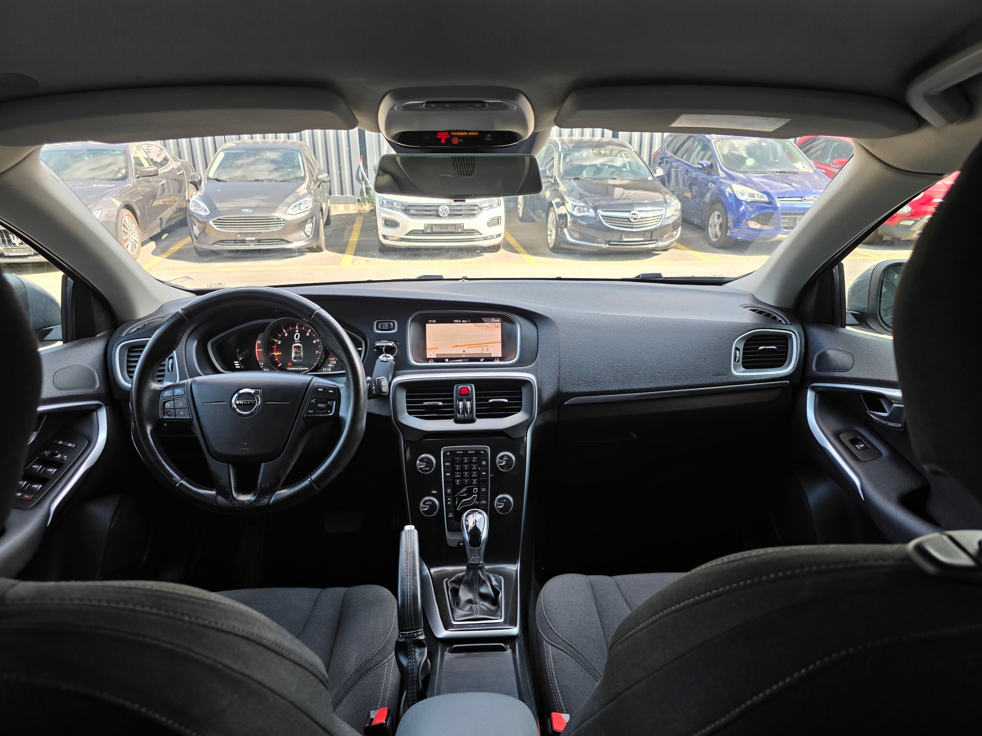 VOLVO V40 T2 Inscription Geartronic-image-6