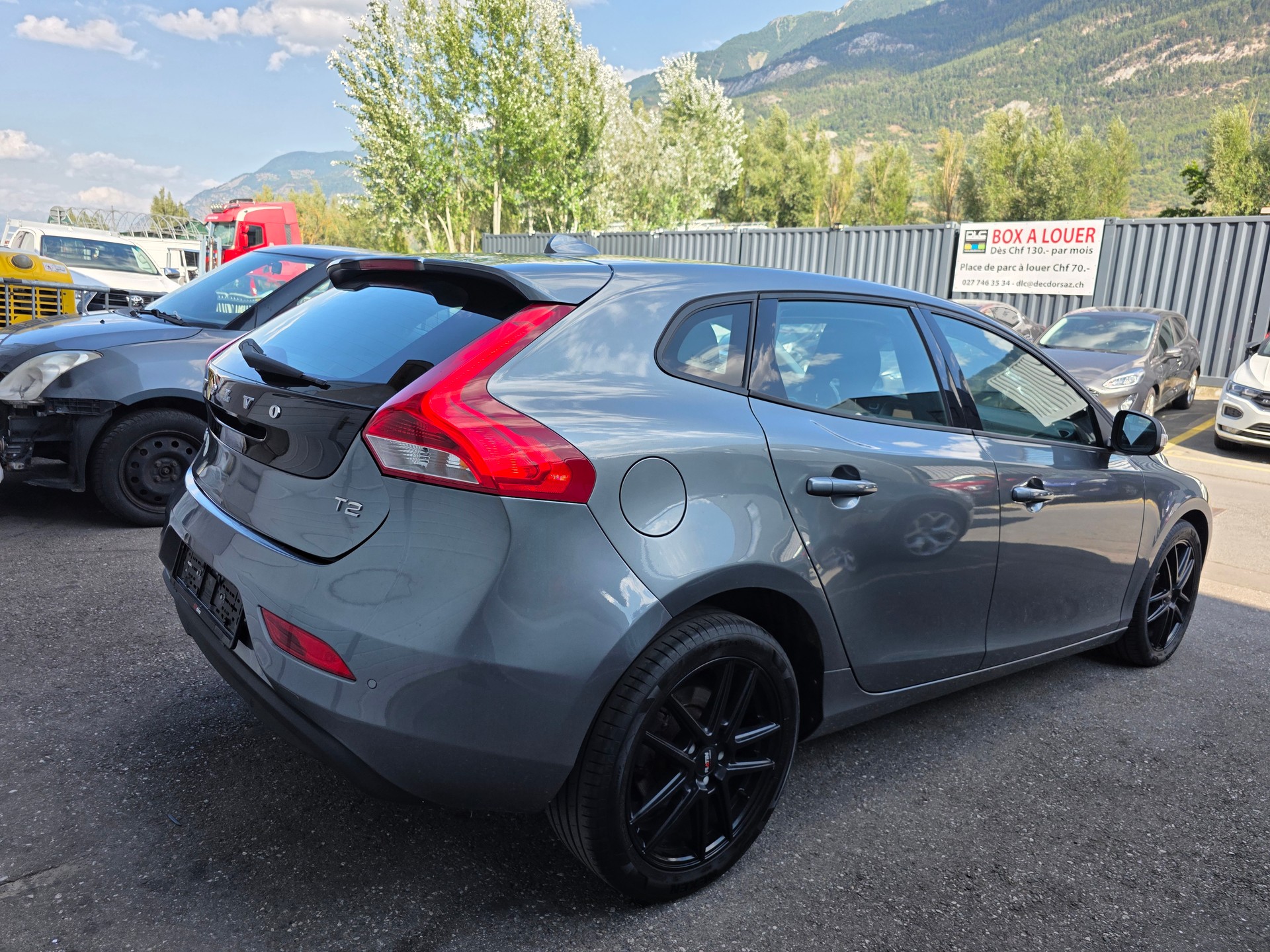 VOLVO V40 T2 Inscription Geartronic-image-2